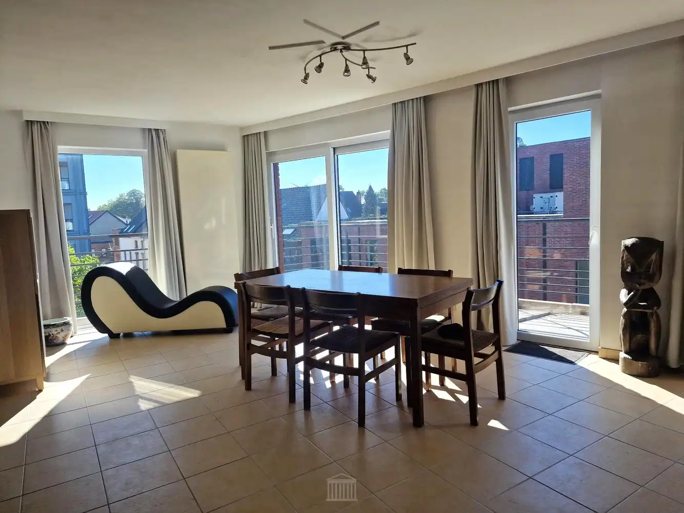 Ruim (126m²) en lichtrijk appartement met 3 slaapkamers, 2 terrassen in het stadscentrum! foto 2