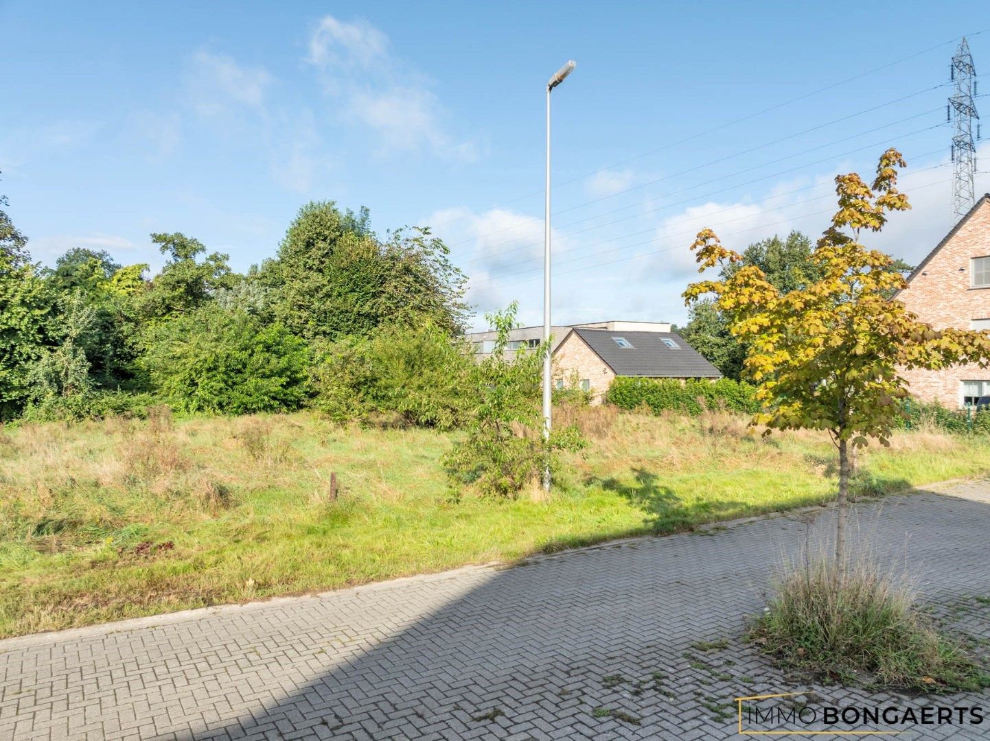Halfopen bouwgrond op een rustige locatie foto 8