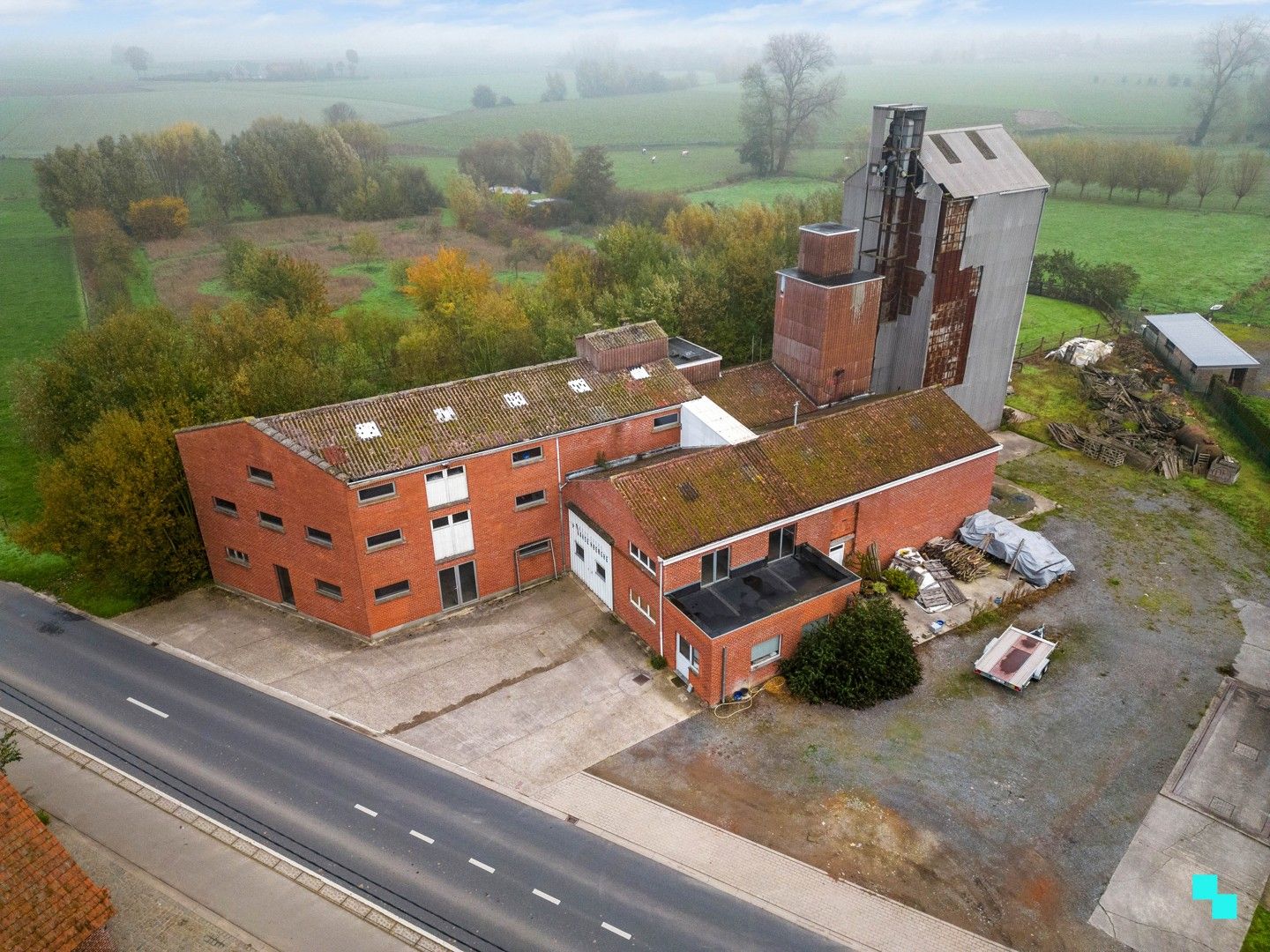 Authentiek bedrijfsgebouw met mogelijkheid tot geïntegreerde woonst foto 29