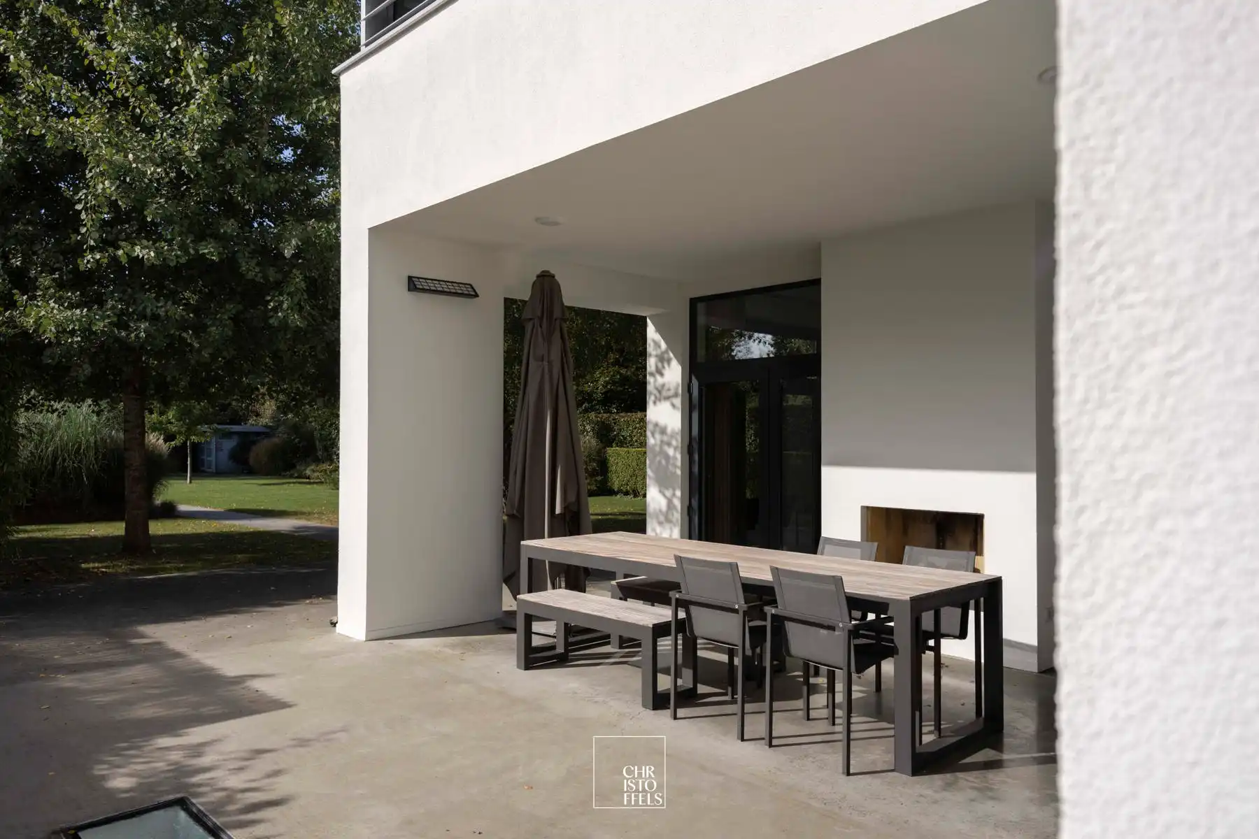 Architecturale villa  (488m²) met buitenzwembad op perceel van 1.281m²  foto 10