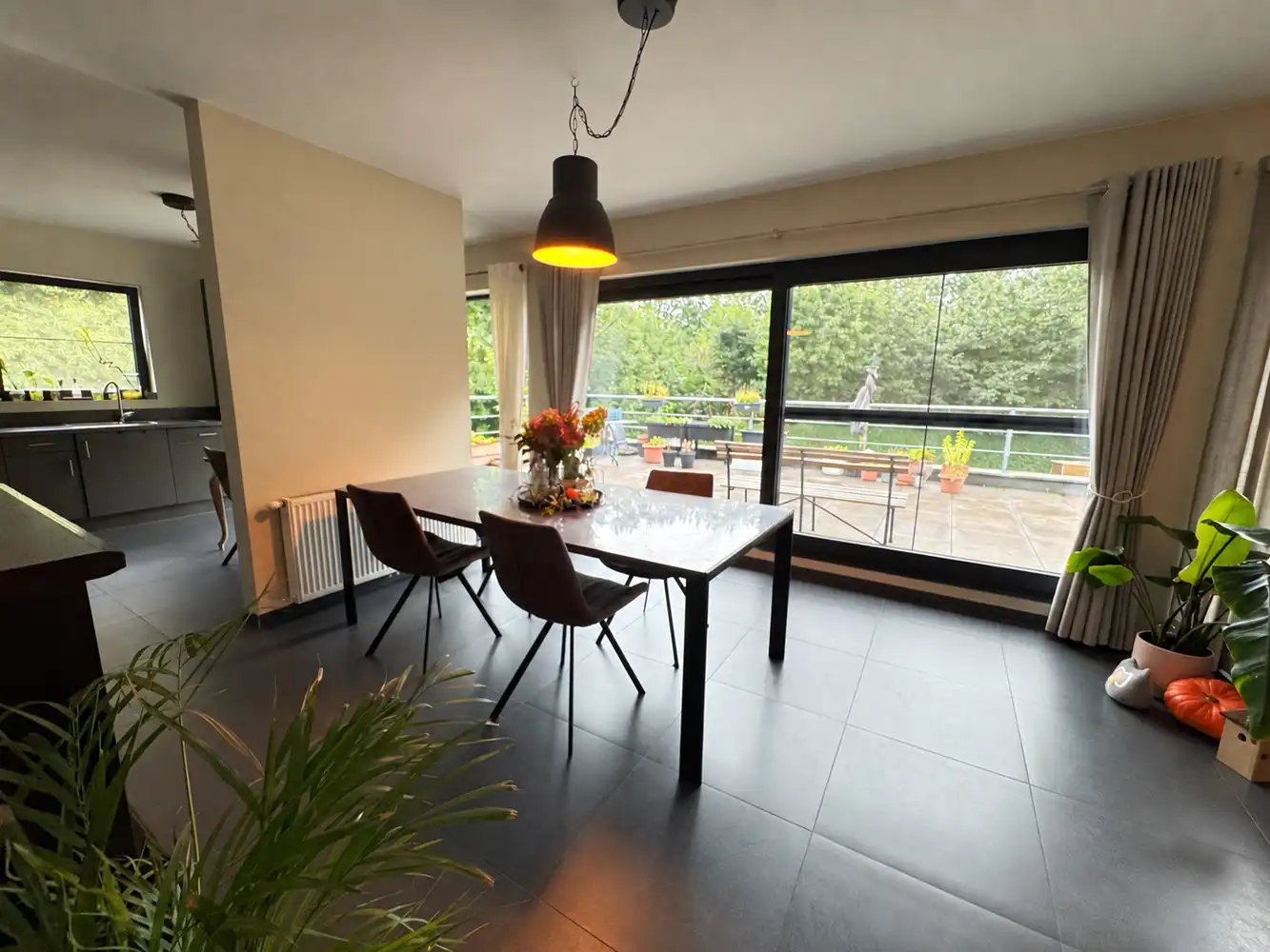 Verrassend ruim wonen met drie slaapkamers, hobbyruimte, garage én een heerlijk terras foto 5