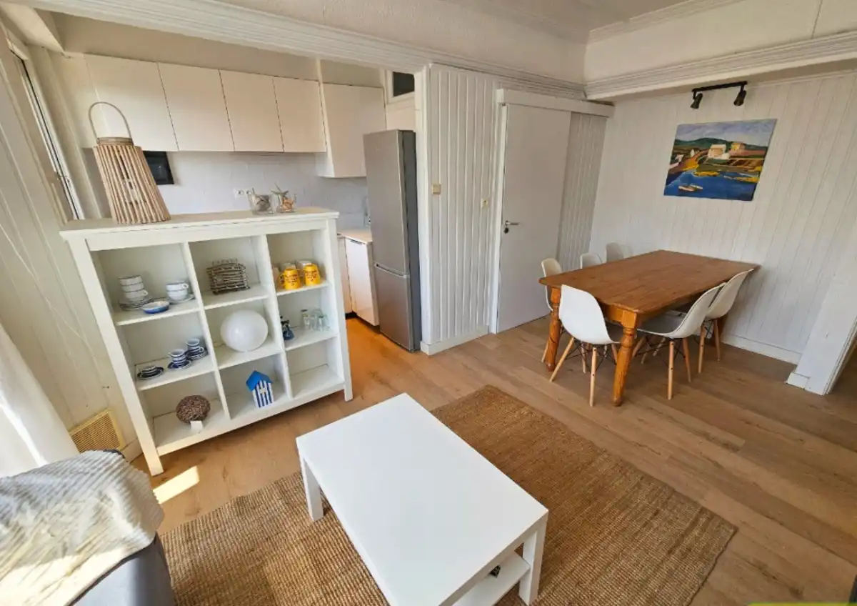 GERENOVEERD APPARTEMENT MET ZIJDELINGS ZEEZICHT TE KOOP IN DE PANNE foto 6