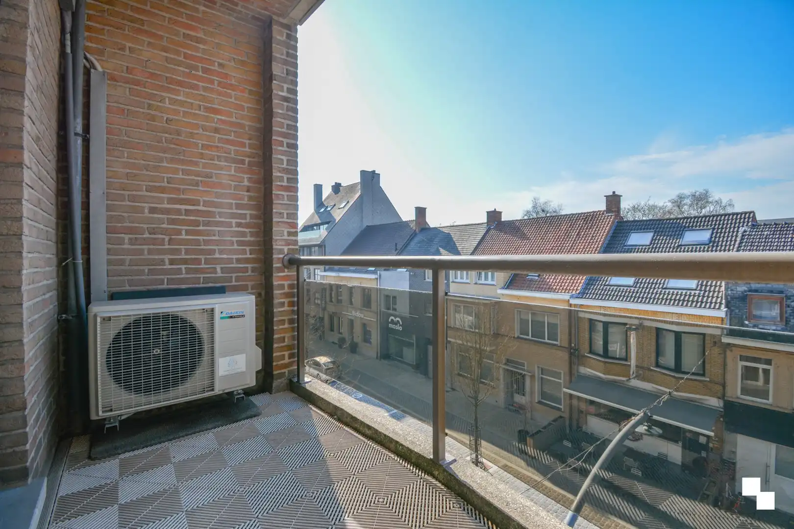 Zéér verzorgd, gerenoveerd 3-slaapkamer appartement te Roeselare foto 10
