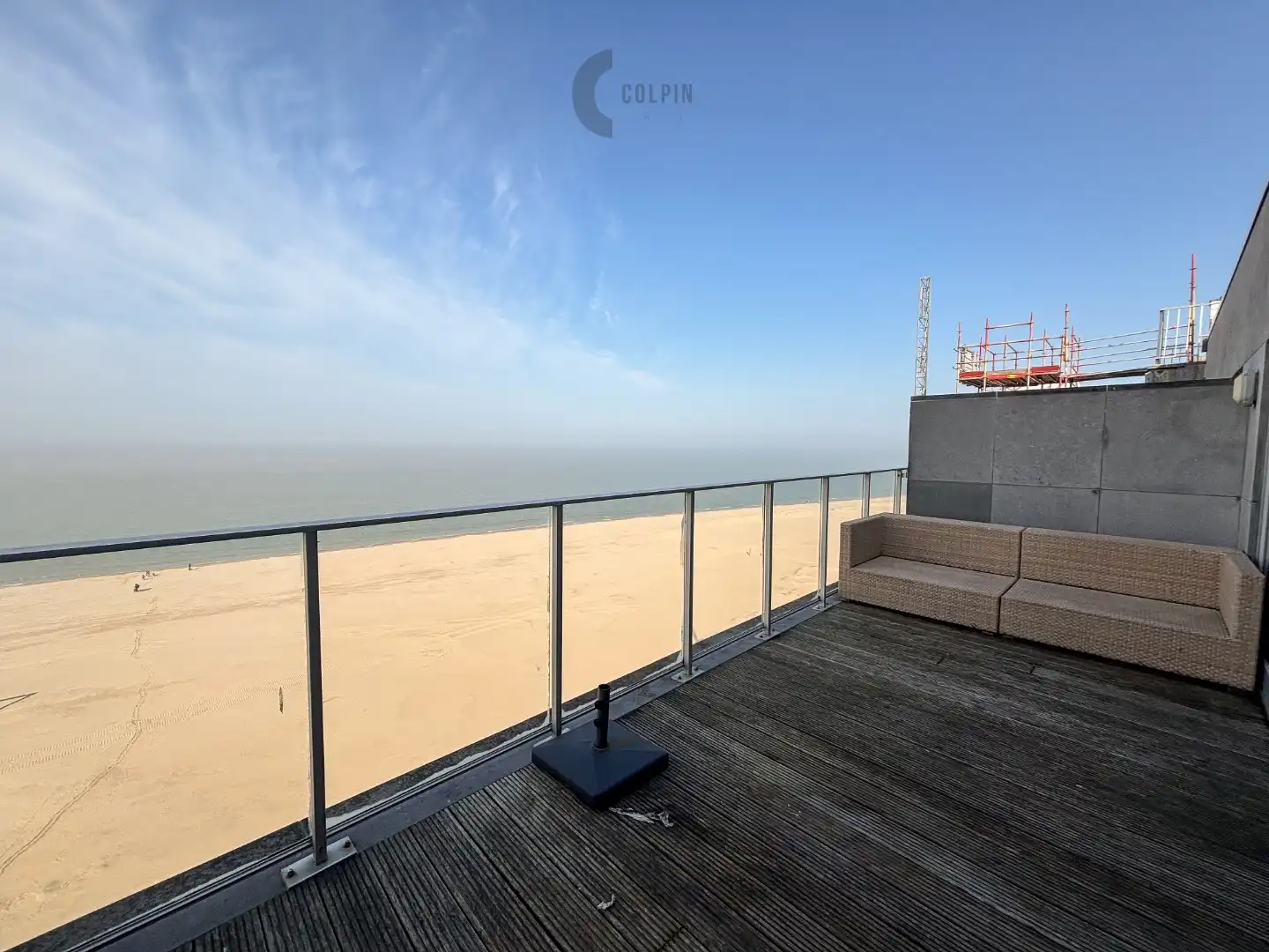 Ruime penthouse met frontaal zeezicht in Duinbergen foto 2