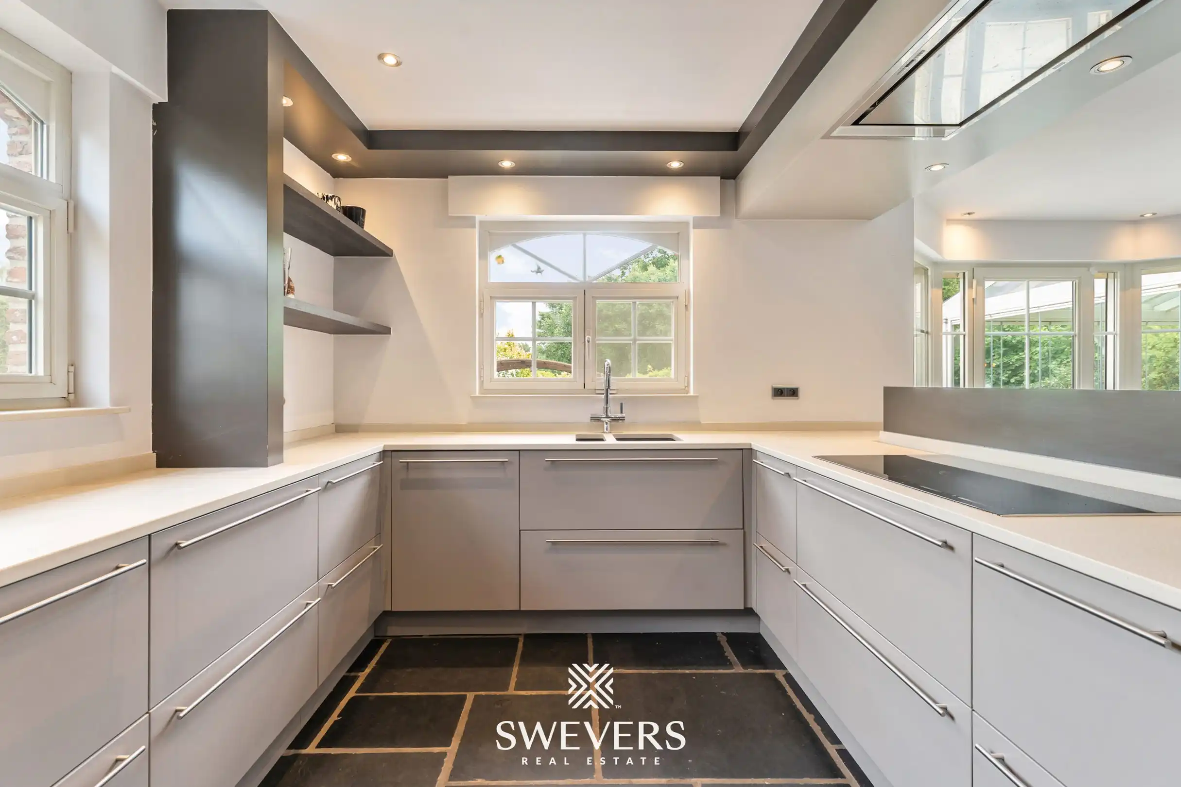 Luxueuze villa op zonrijk perceel (15a 35ca) te Beringen foto 11