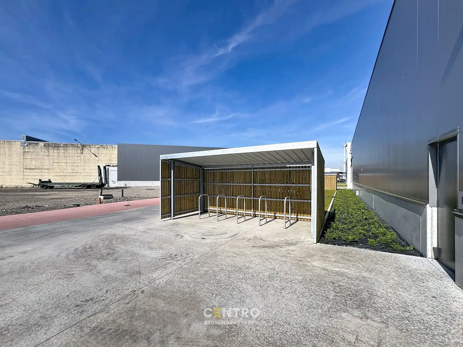 NB KMO-UNIT (359,8m²) te koop met 2 private parkeerplaatsen voor de deur, elektrische sectionaalpoort en sanitair blok op industriezone "Herdersbrug" te 8000 Brugge foto 11