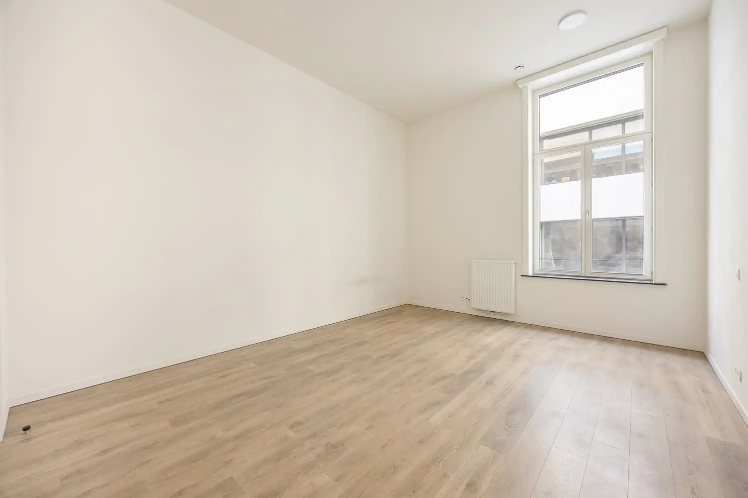 Ruime en lichtrijke duplex met 2 slaapkamers op toplocatie in hartje Antwerpen met terrras en autostaanplaats foto 10