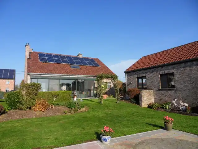 Villa-Landhuis met 4 slpkrs, bureel, 2 garages op 12 are foto 3