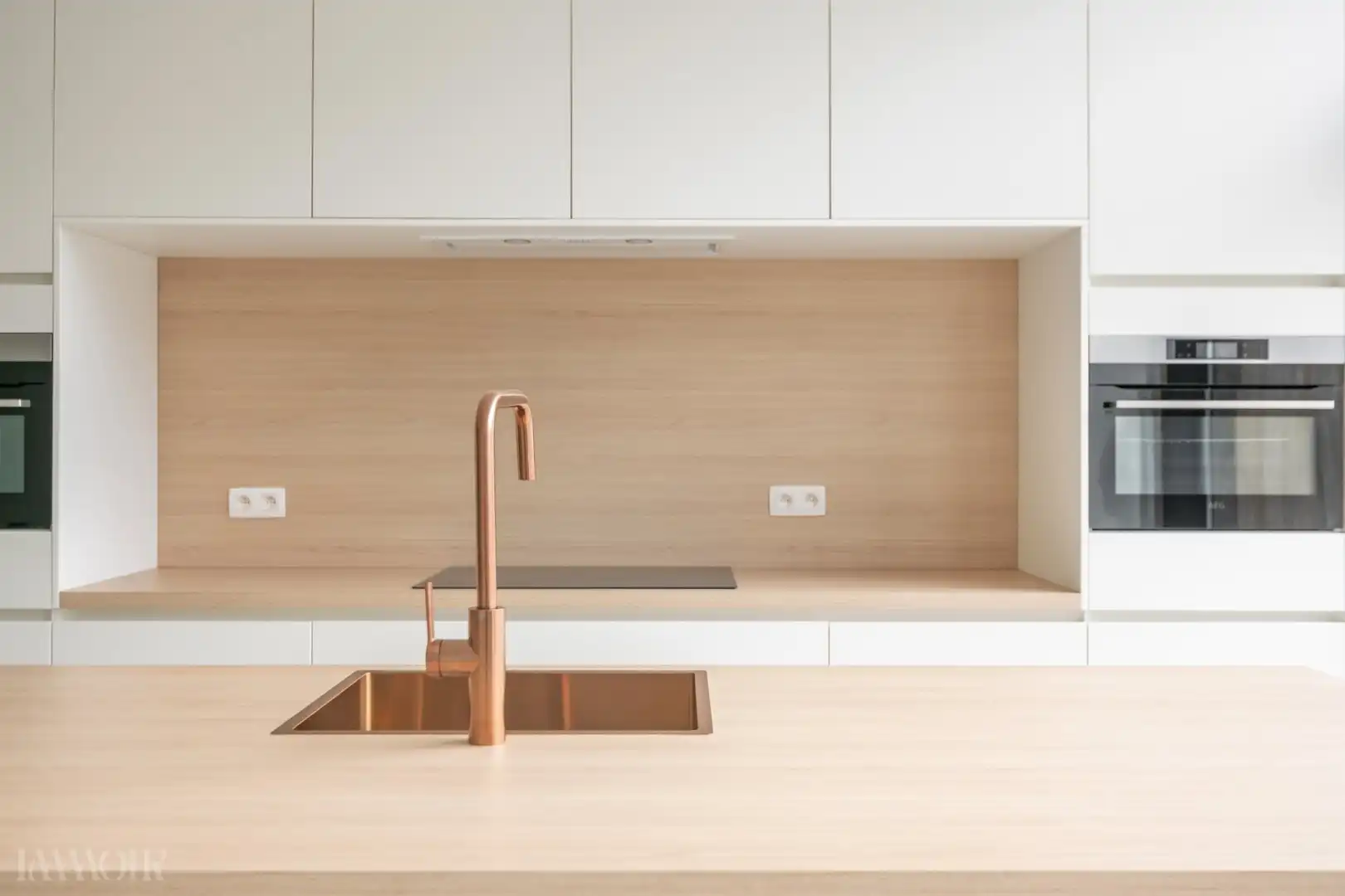 Unieke, volledig gerenoveerde woning met zwembad te Herentals foto 4