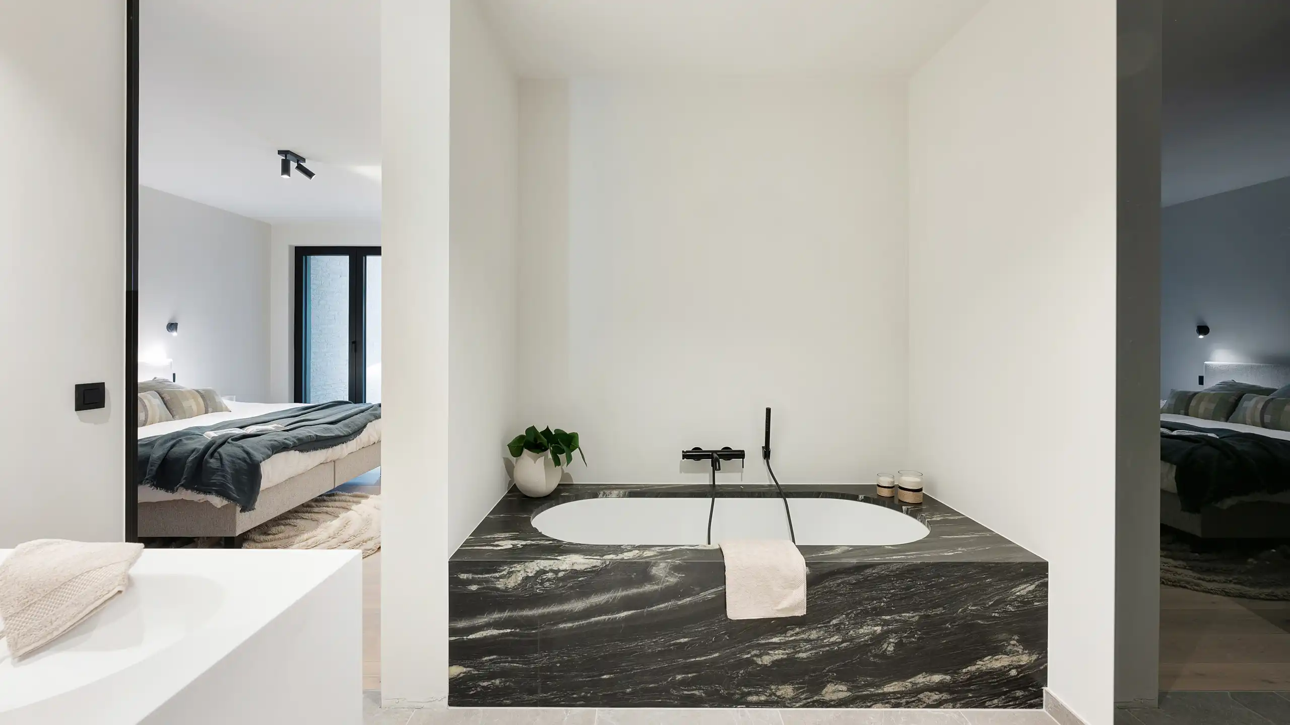 High-end appartement in iconisch gebouw aan RBSC Duinbergen. foto 27