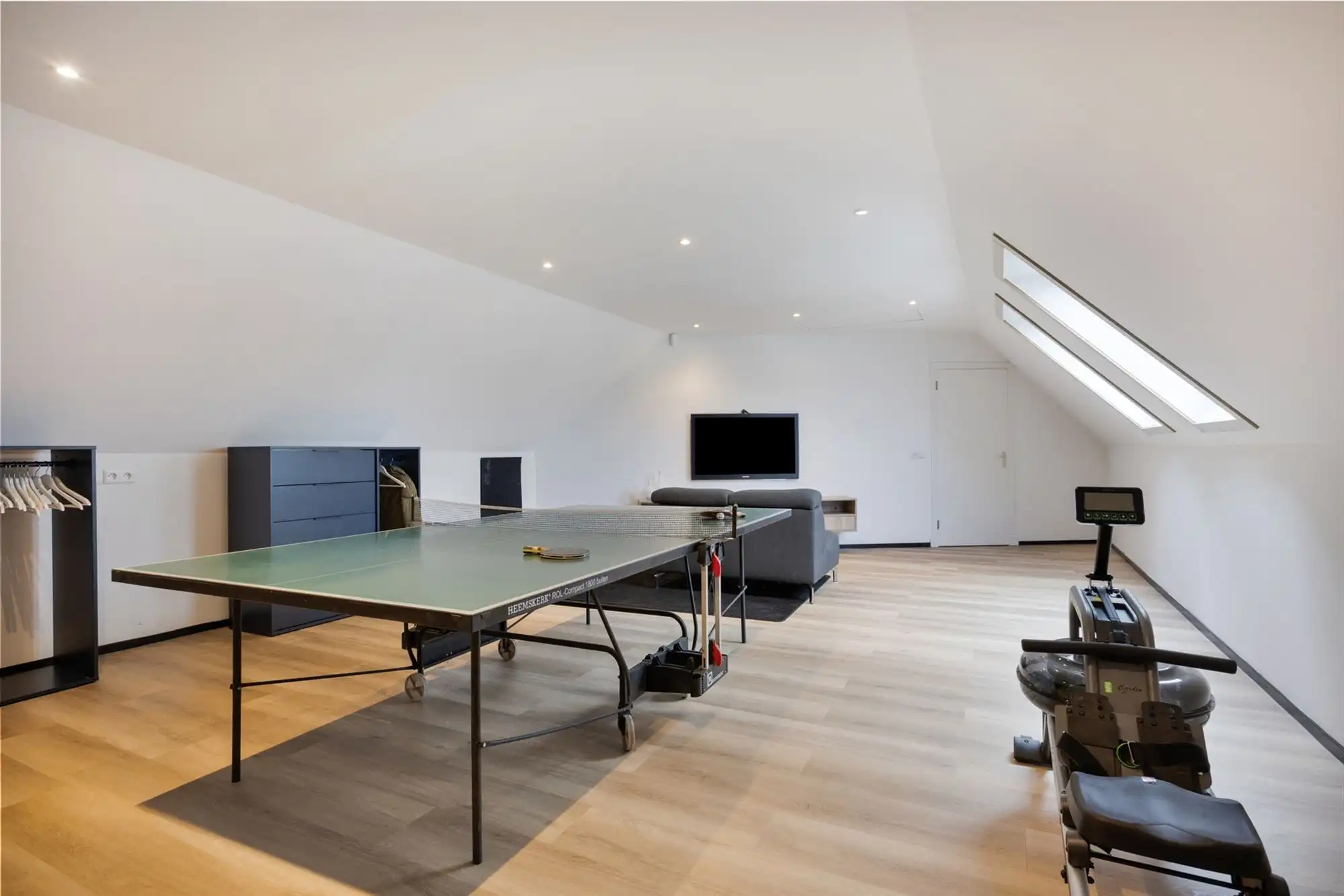 Instapklare tijdloze villa met 5 slpks op ca. 2000 m² foto 47