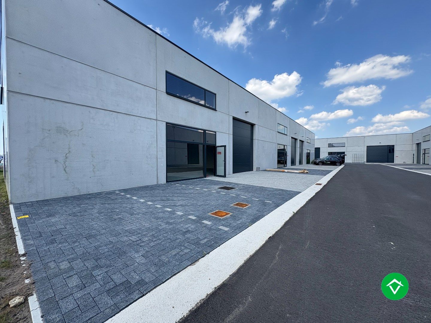 Loods te koop – 229 m² met 3 parkeerplaatsen inbegrepen te Ichtegem foto 5