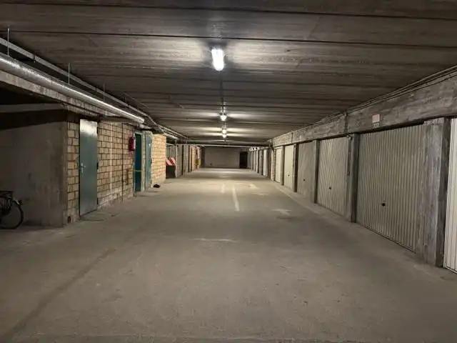 Garagebox te koop Royal Palace foto 6