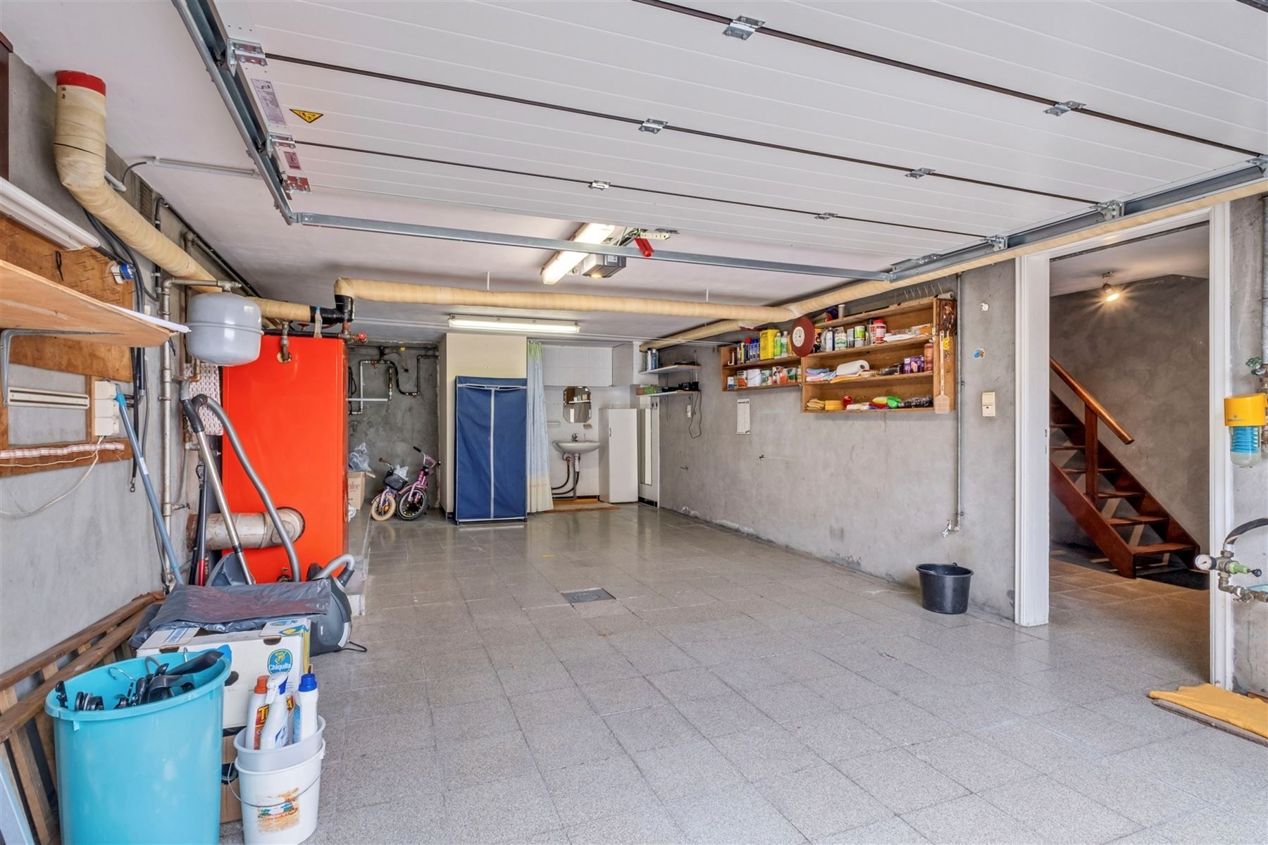 Solide woning met 3 slaapkamers op 584 m² foto 11