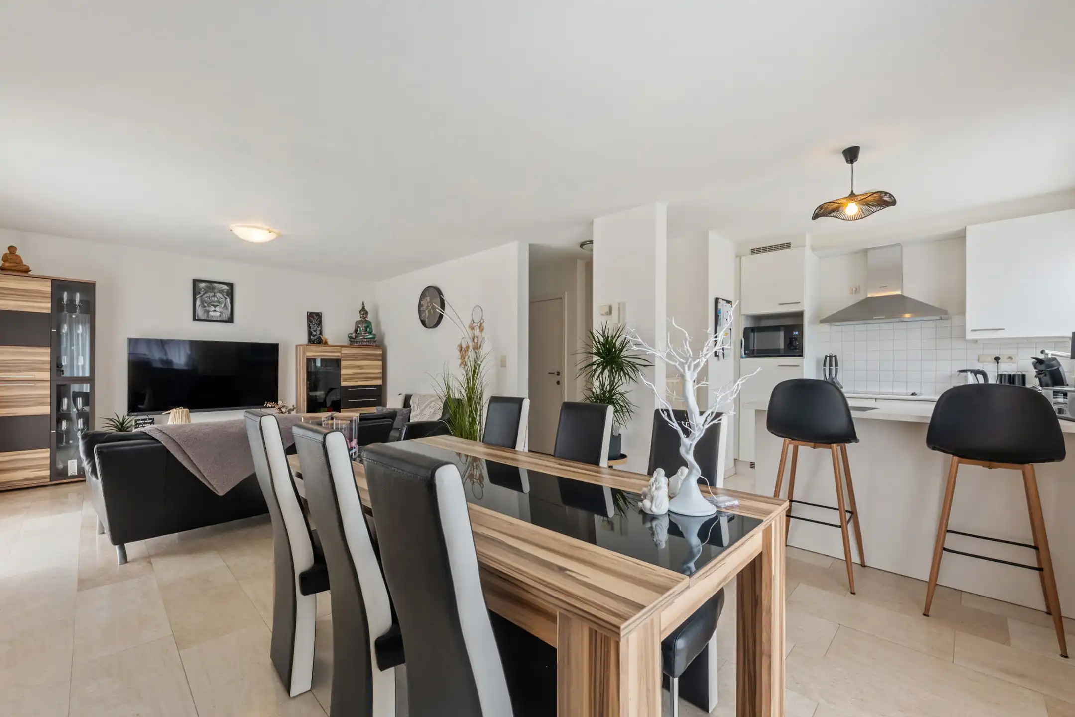 Centrale residentie met handelsruimte te Bilzen foto 16