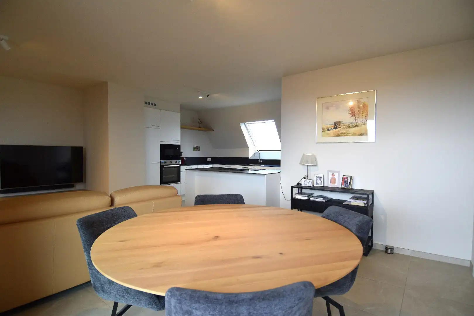 Penthouse (BJ 2021) met 2 slaapkamers, aparte dressing en zonnig terras te koop in Lendelede foto 5