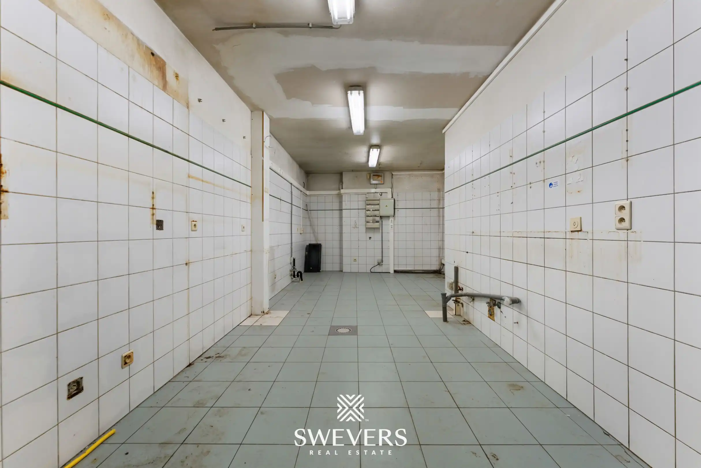 Commerciële opportuniteit met veel visibiliteit en ruimte in het centrum van Beringen foto 27