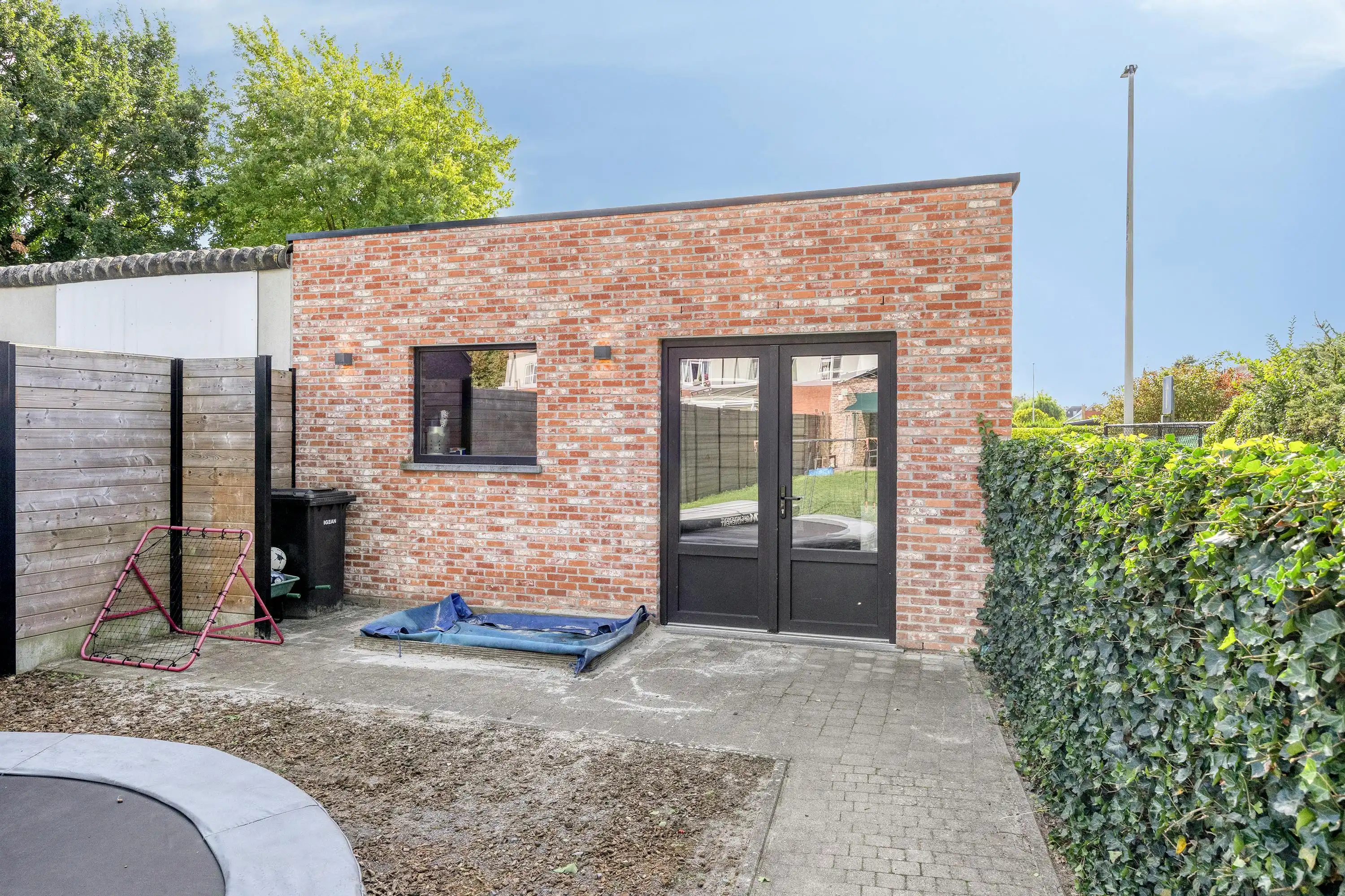 Gerenoveerde halfopen woning met tuin te koop in Gooreind! foto 32