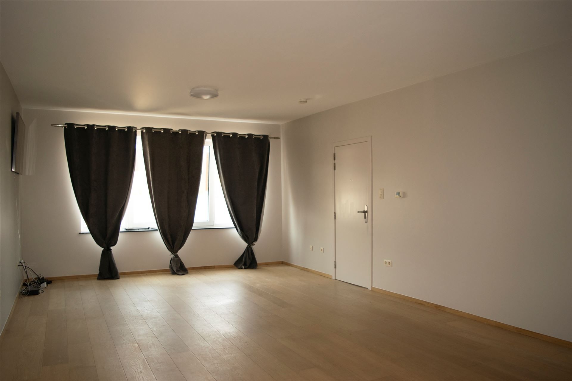 Gelijkvloers appartement  foto {{pictureIndex}}