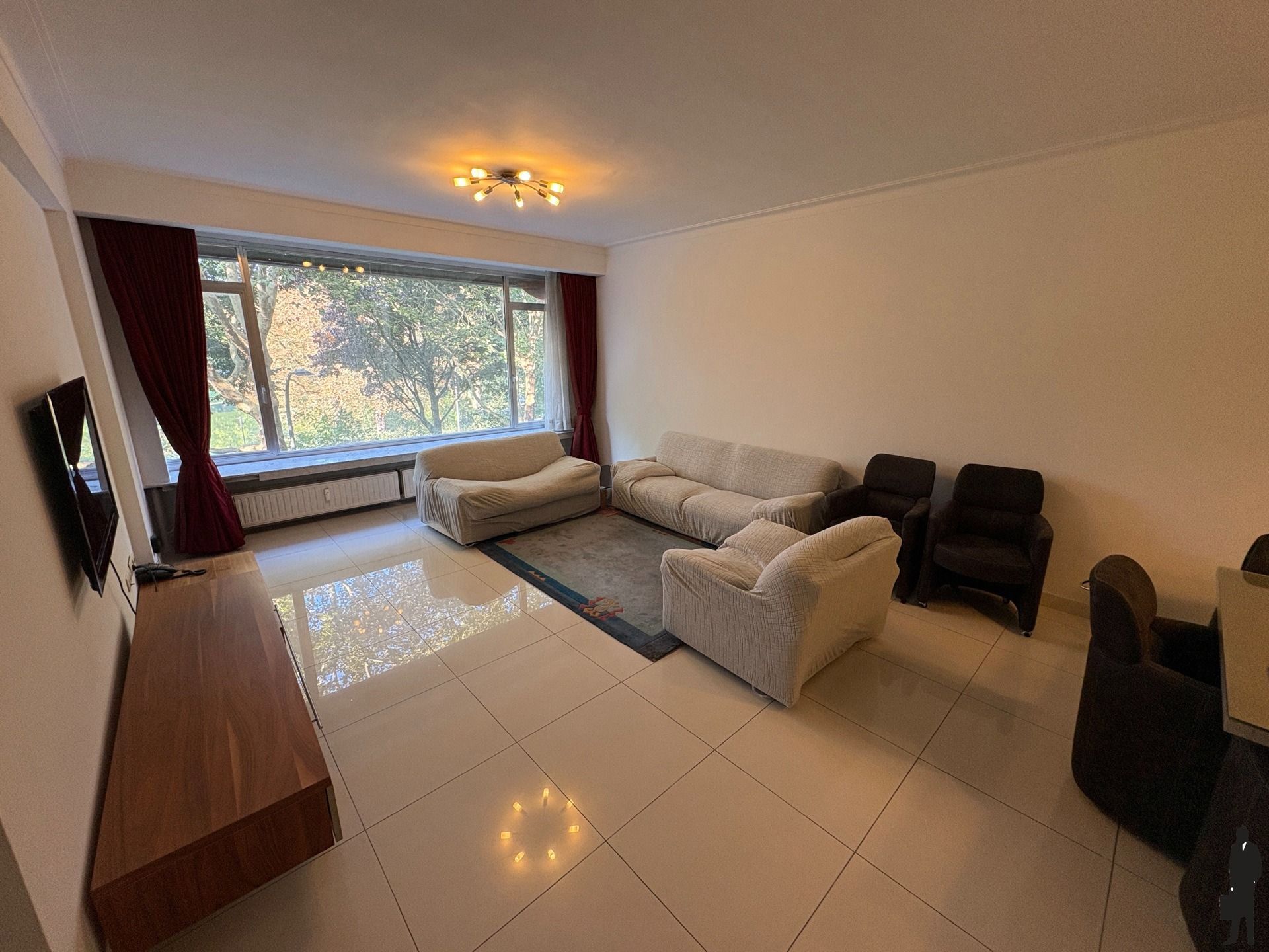 Gemeubeld instapklaar 3-slaapkamer appartement te huur foto 3