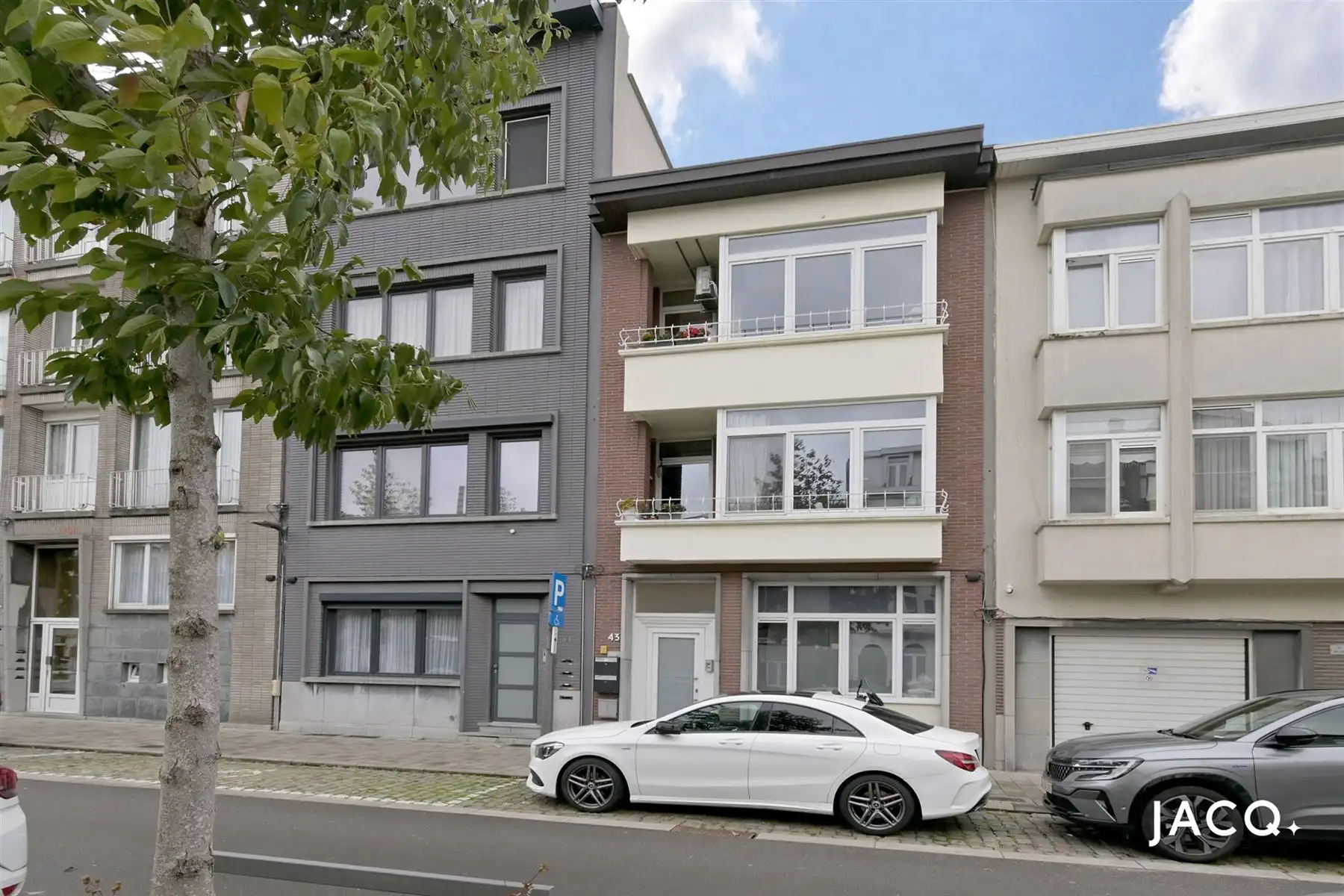 Gerenoveerd appartement met 2 slaapkamers te Merksem! foto 14