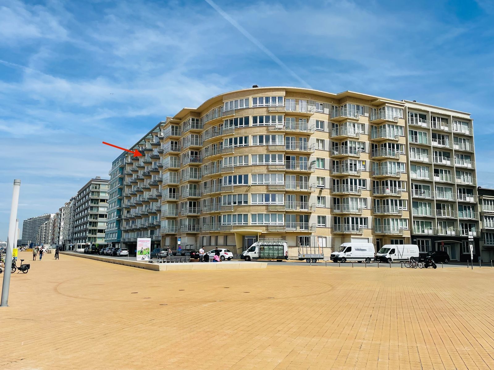 Uniek appartement met frontaal zeezicht én terras foto 13