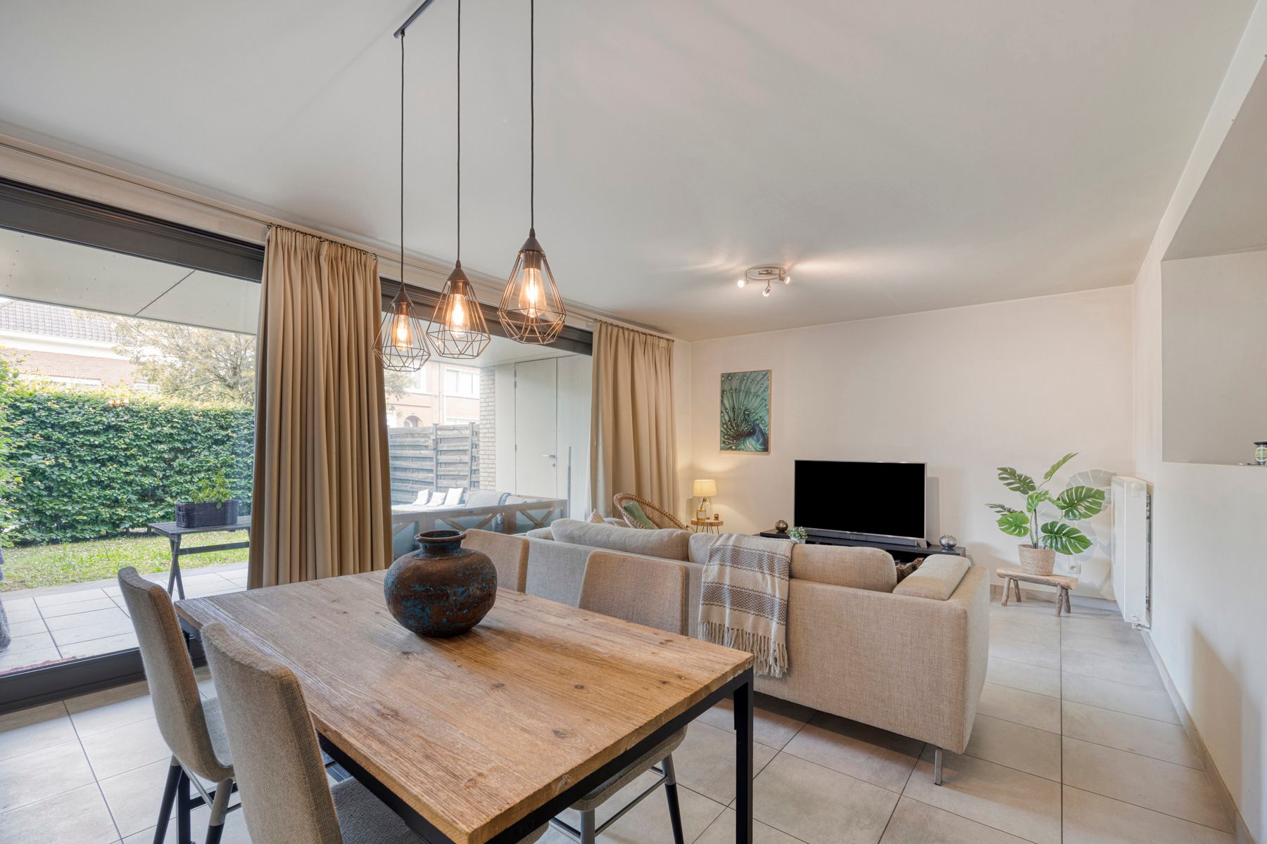 Ruim gelijkvloersappartement met tuin en garage foto 6