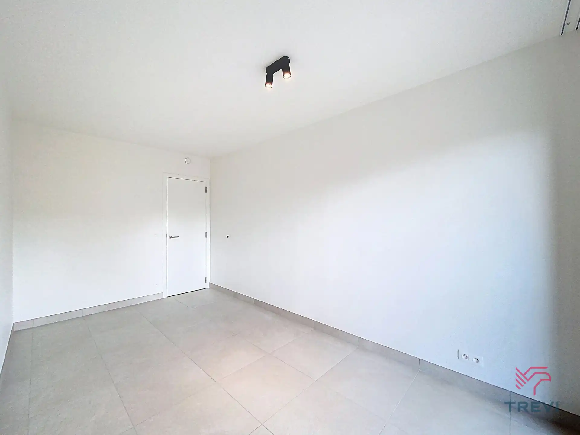 Nieuwe duplex met 4 kamers en ruime kamers foto 8