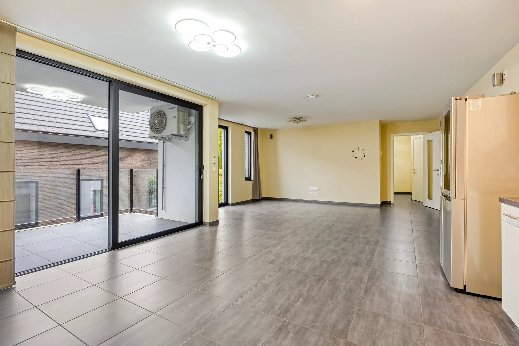 Energiezuinig APPARTEMENT van bj 2018 van 104 m² gelegen op 2de  verdiep, lift,  mooie leefruimten, 2 slaapkamers en garage op gelijkvloers. foto 8