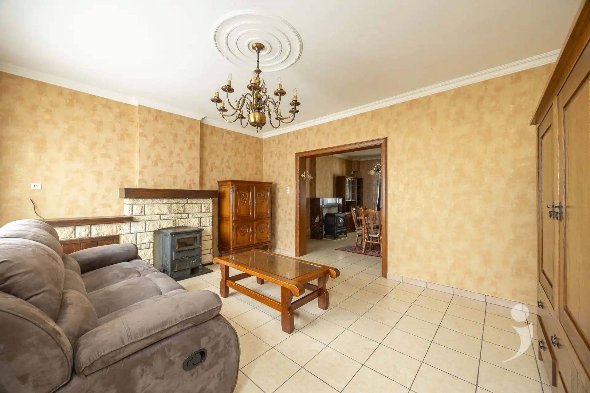 Te renoveren woning met vier slaapkamers!  foto 7