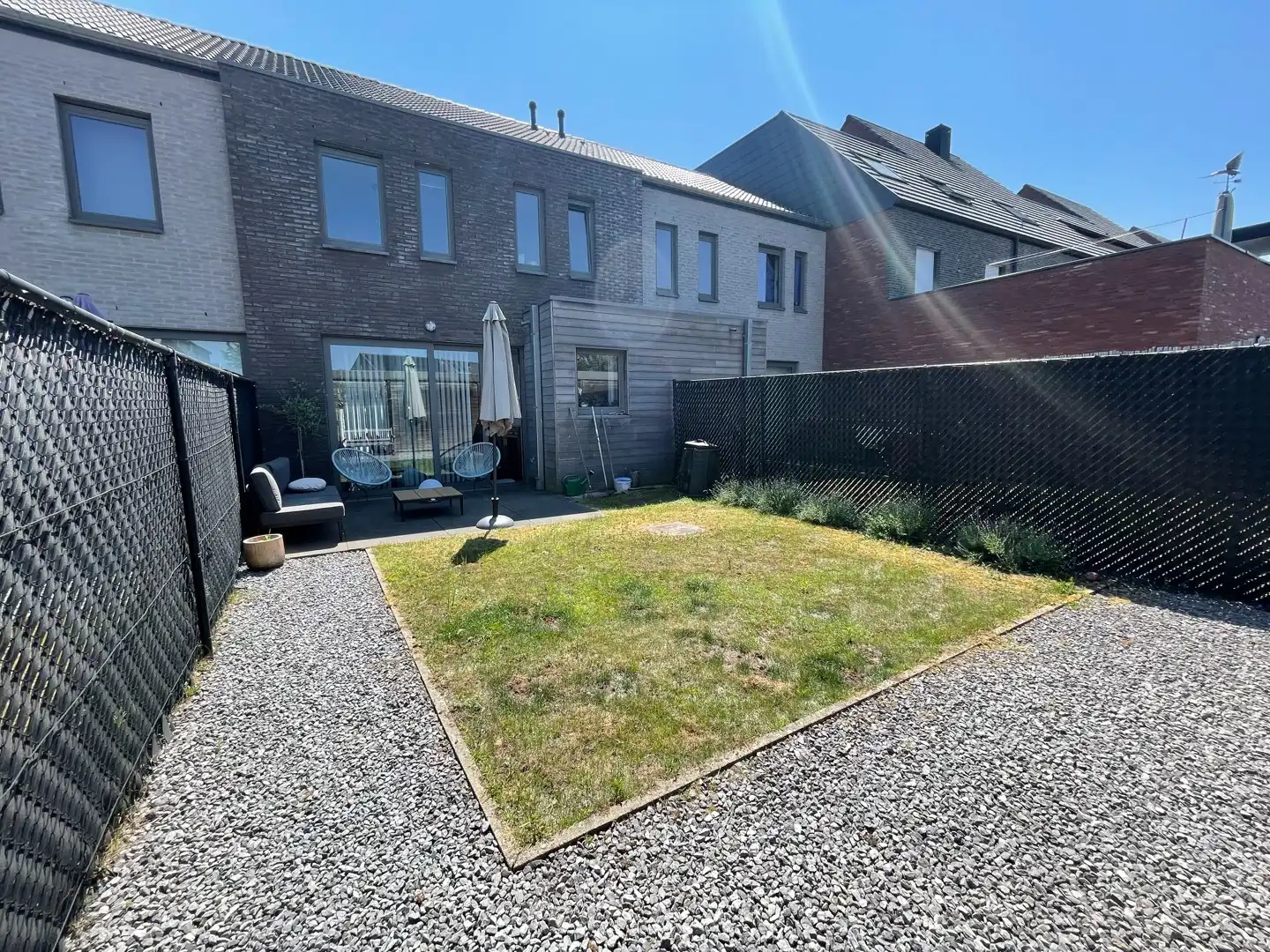 Gezellige woning met 3 slaapkamers en klein tuintje gelegen in Eksel. foto 11