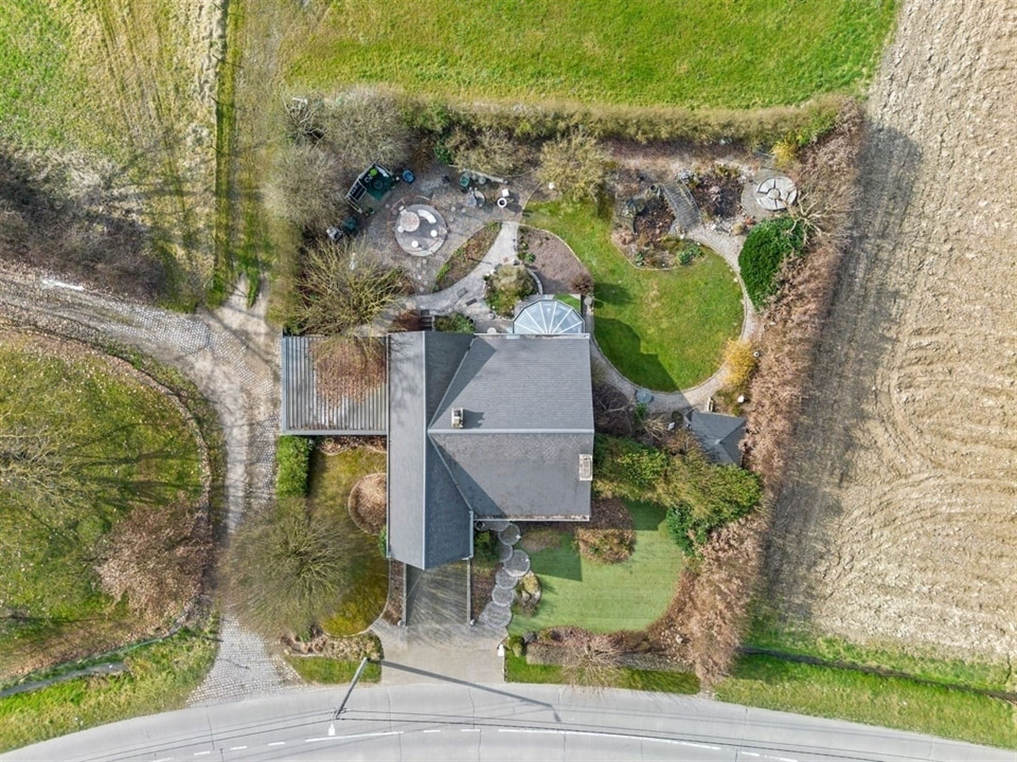 CHARMANTE WONING OP EEN MOOI PERCEEL VAN 12A64CA IN ZOUTLEEUW  foto 5
