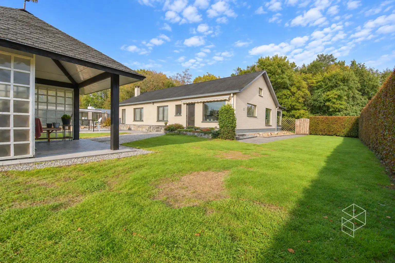 Rustig gelegen gelijkvloerse woning met royale woonoppervlakte foto 4
