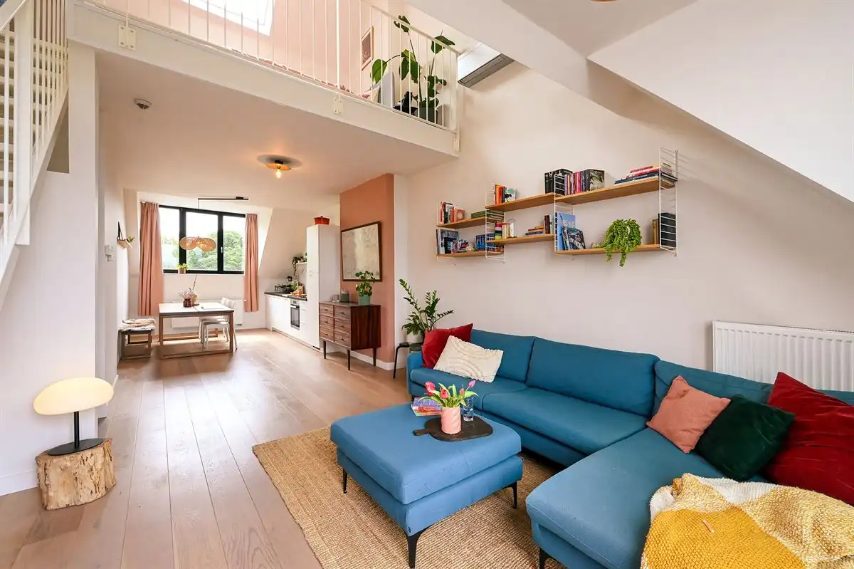 Unieke duplex met zonneterras in de gegeerde Harmoniewijk foto {{pictureIndex}}