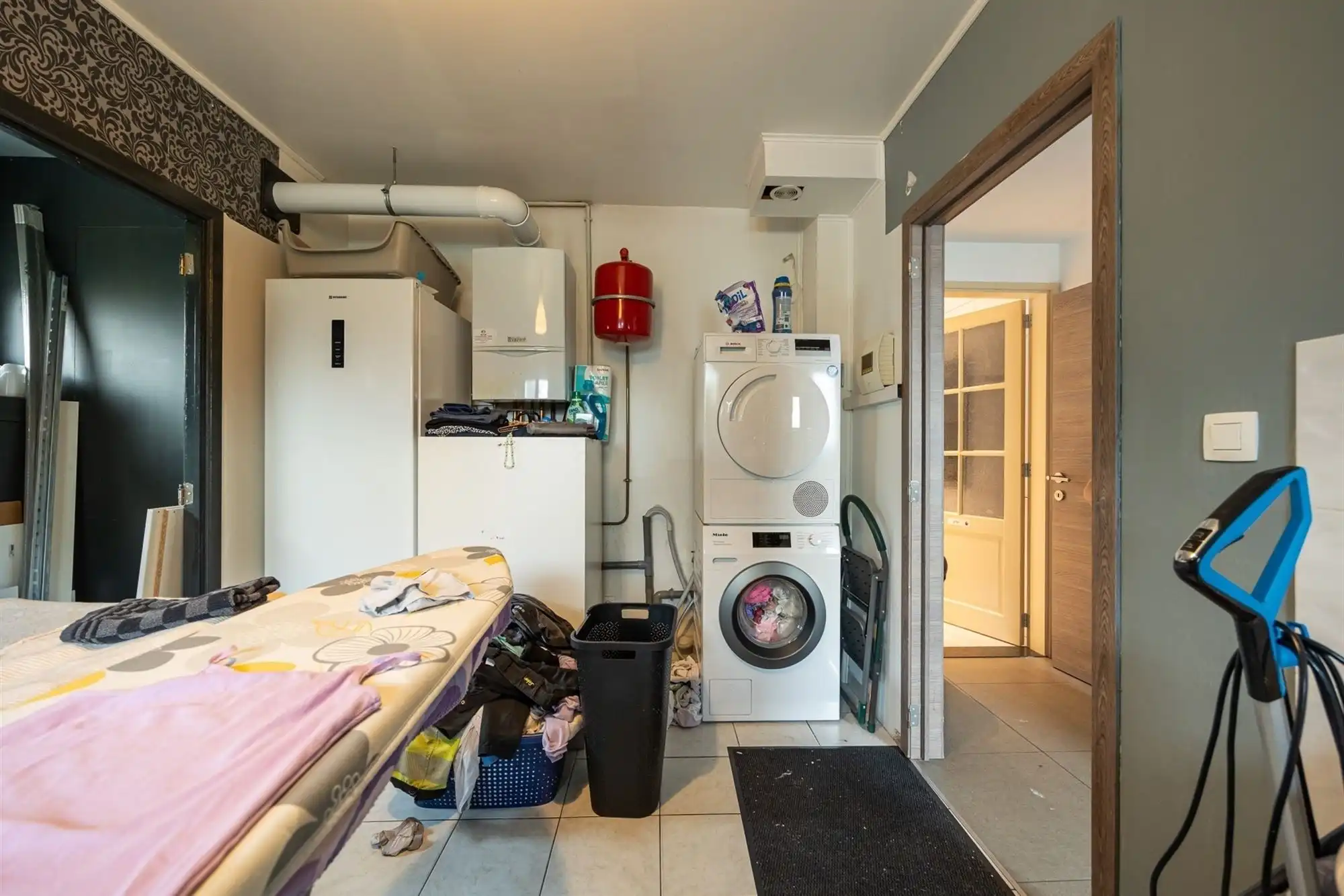 Ruime moderne woning met royale tuin  foto 21