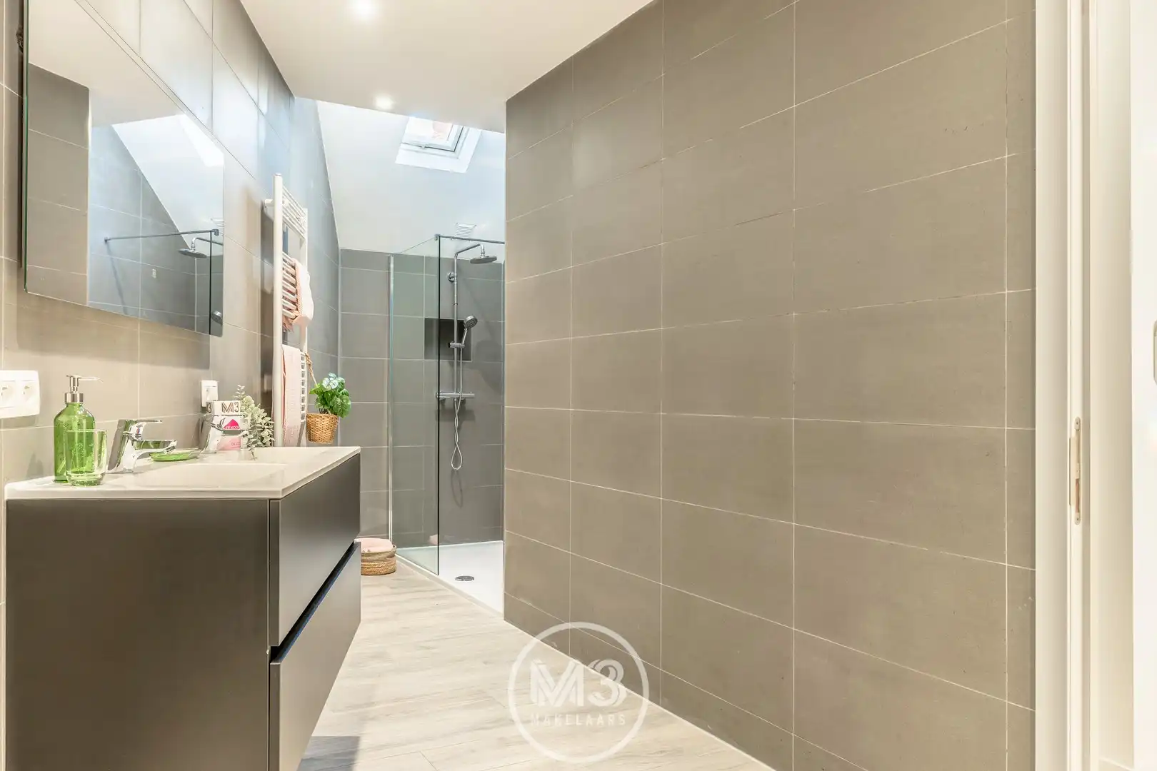 Gerenoveerde gezinswoning I 4 slpk | 2 badk | Label B | Instapklaar foto 10