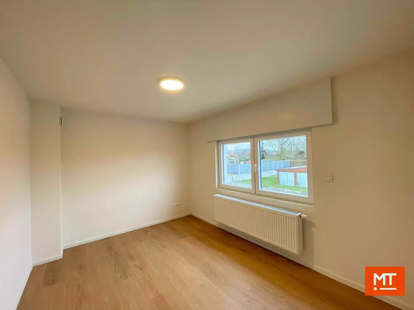 Gerenoveerde halfopen woning te huur in de dorpskern van Beselare foto 8