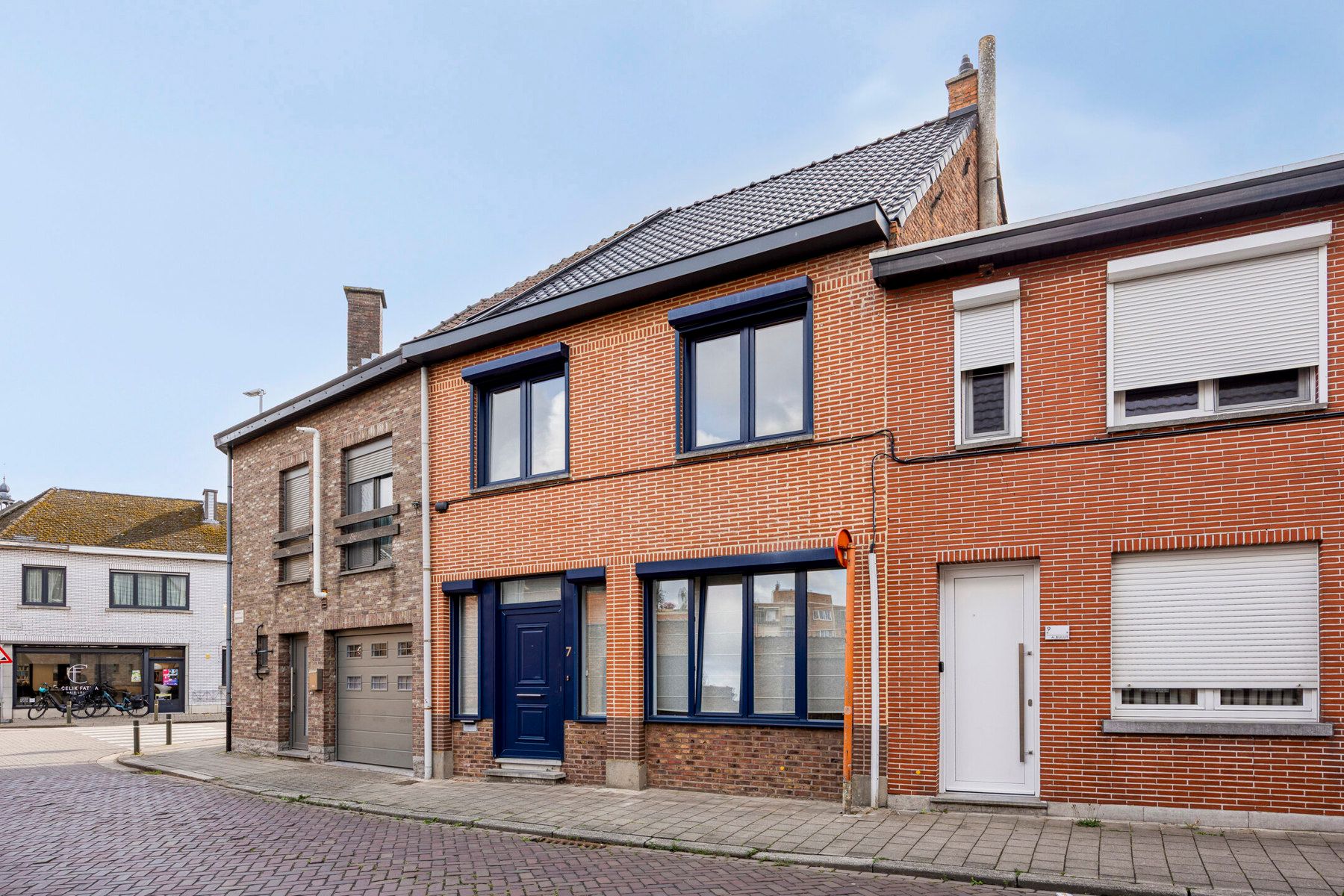 Instapklare woning met veel lichtinval in hartje Zele foto 2
