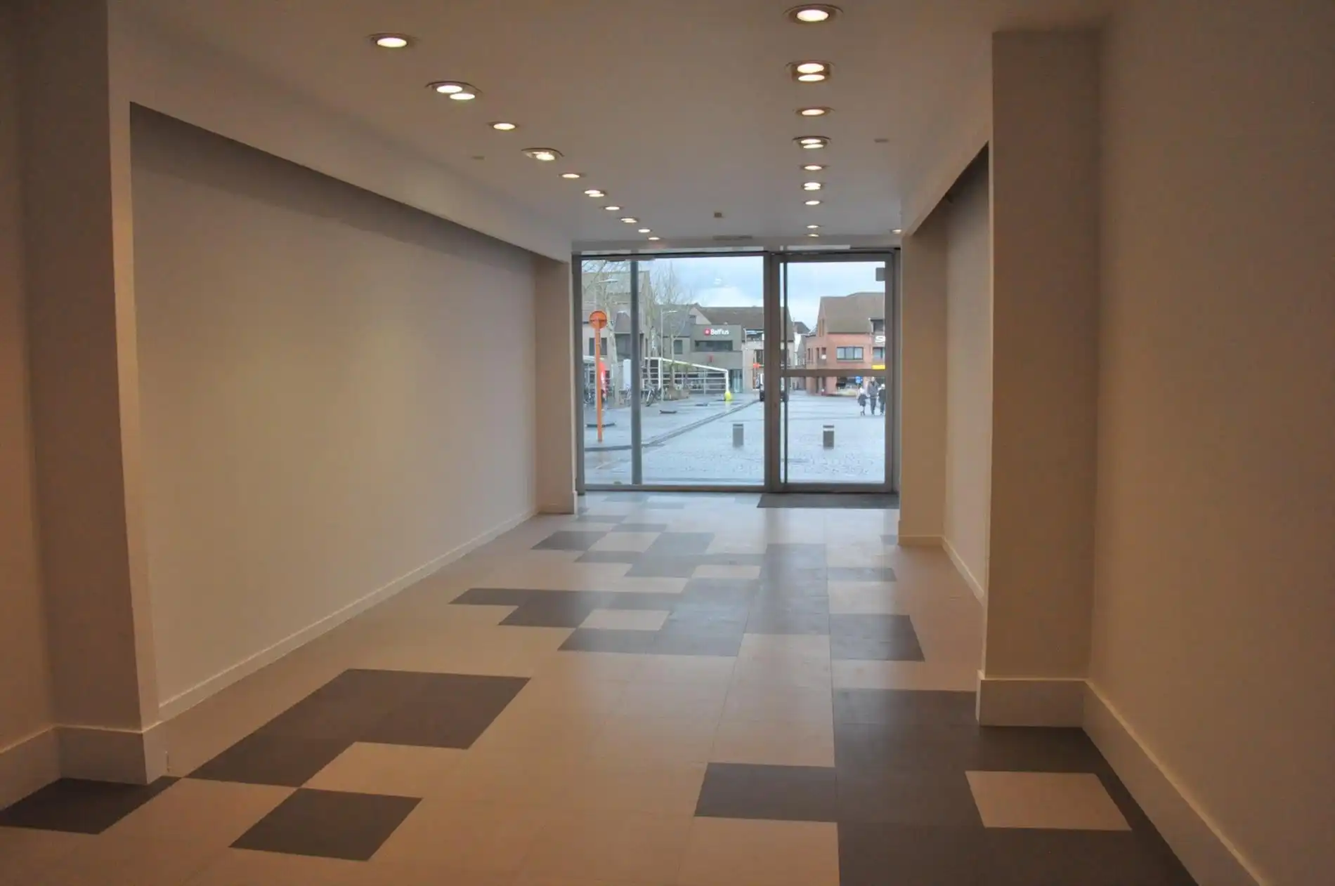 Handelspand (kantoor- of winkelruimte) met een totale oppervlakte van 150m² - centrale ligging foto 5