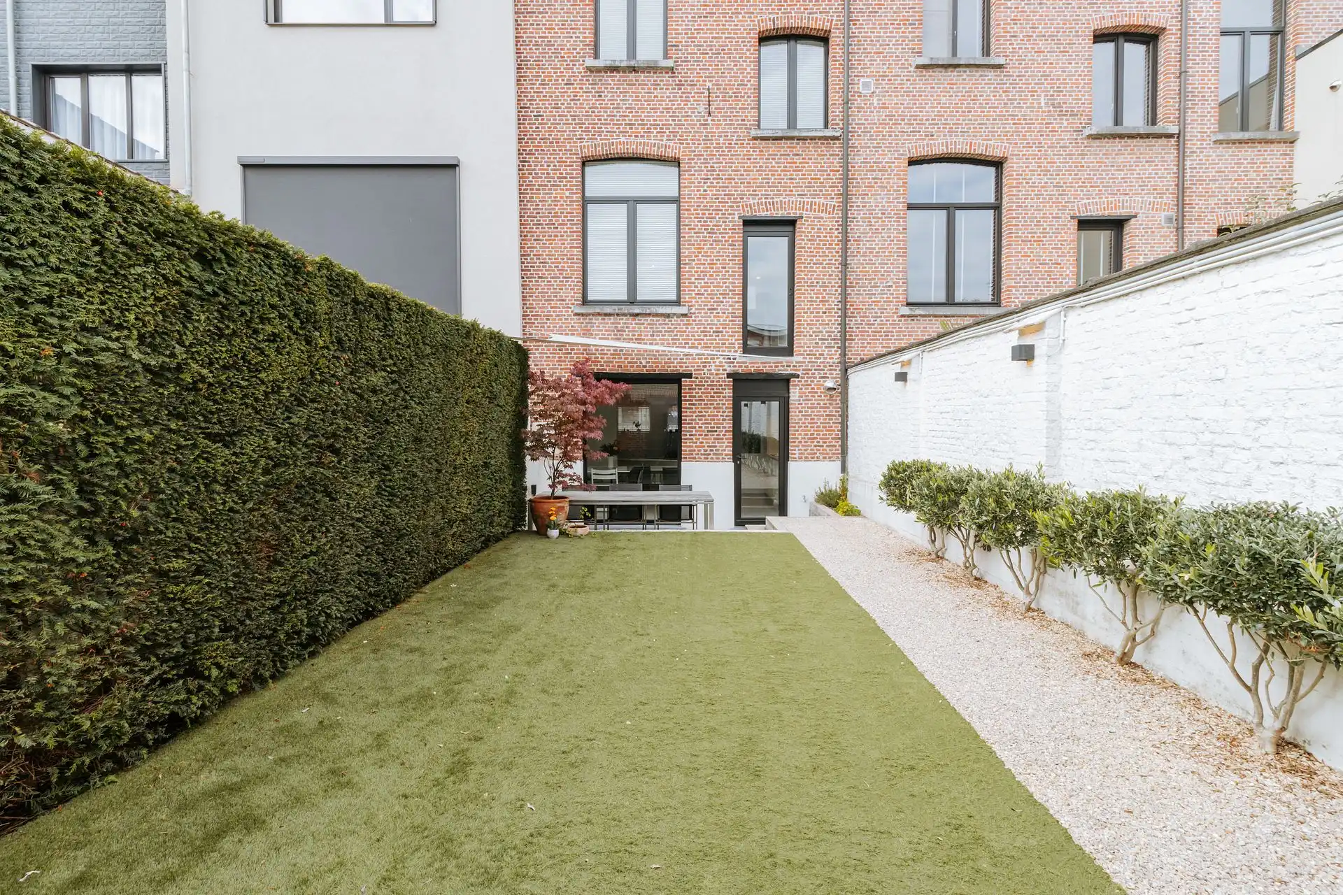 Karaktervol herenhuis met verfijnde afwerking foto 21
