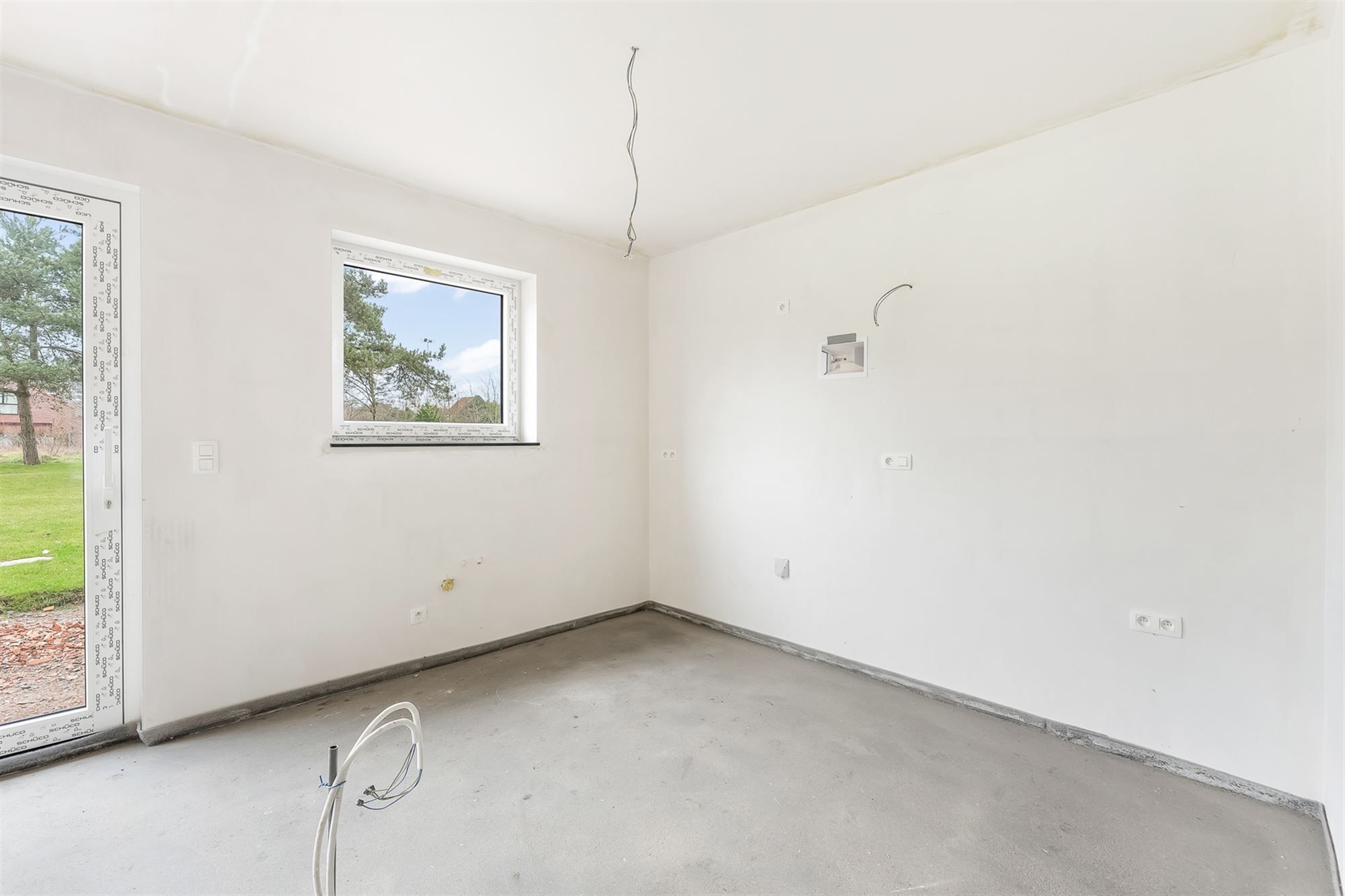 VOLLEDIG AFGEWERKTE NIEUWBOUWWONING IN DOODLOPENDE STRAAT foto 4