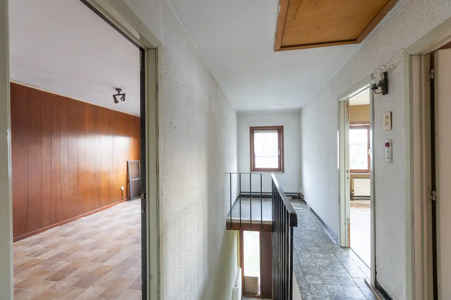 Te renoveren woning op uitstekende locatie foto 14