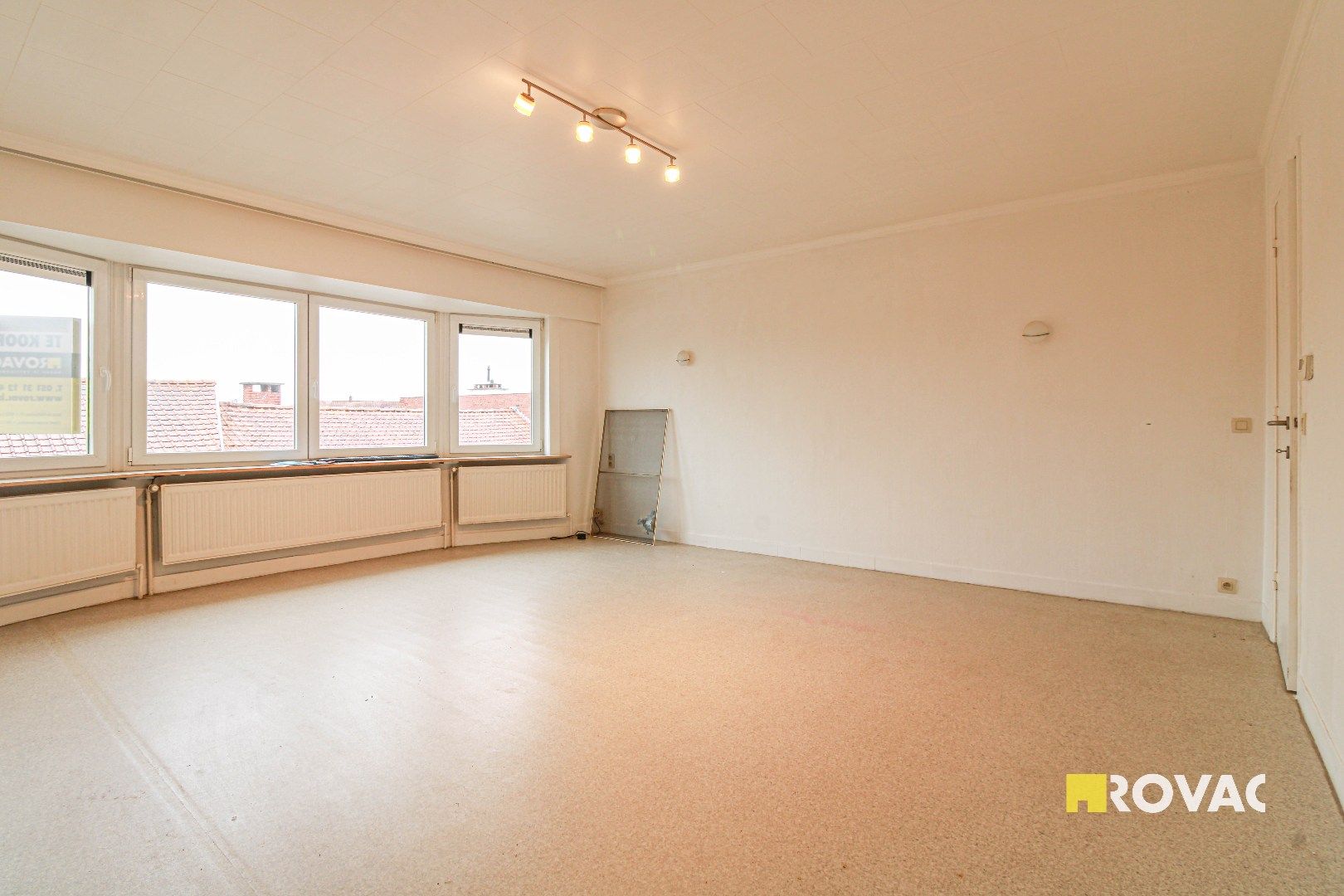 Éénslaapkamer appartement op de 2e verdieping met garage - gelegen op 500 meter van centrum!  foto 4