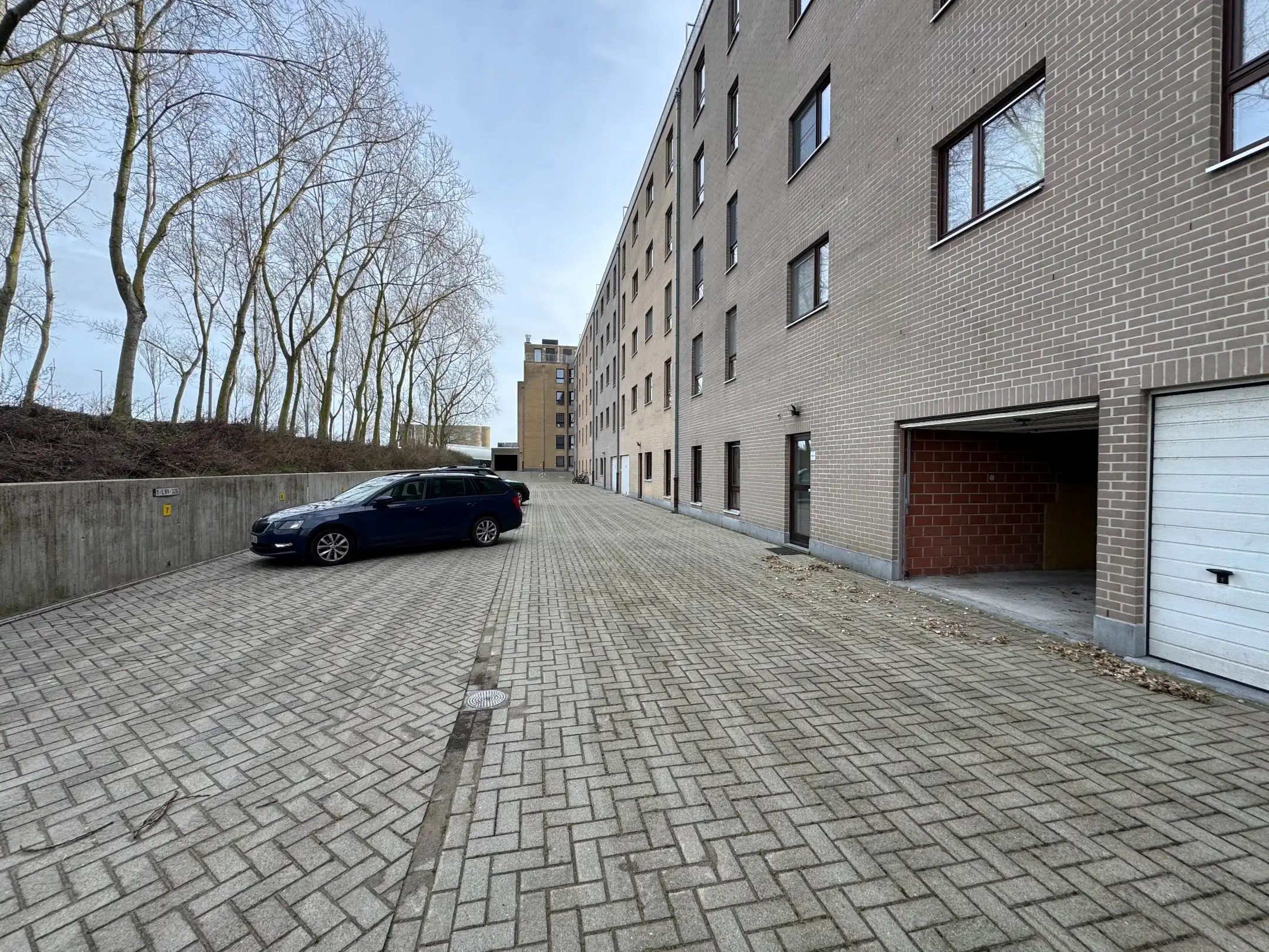 Gesloten garagebox op de Rederskaai te Zeebrugge foto 4