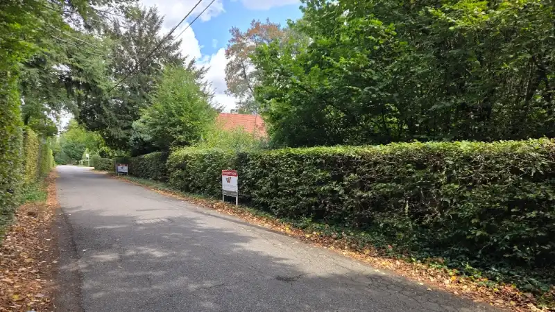 Zeer mooi gelegen bouwgrond 8 are open bebouwing - breedte 25 meter foto 6