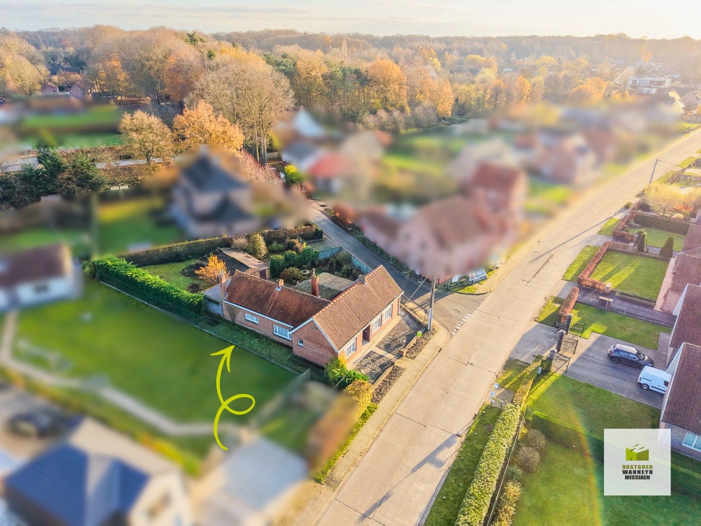 Gelijkvloerse te renoveren of herop te bouwen woning op 811m2 aan bosrand te Hertsberge foto 4