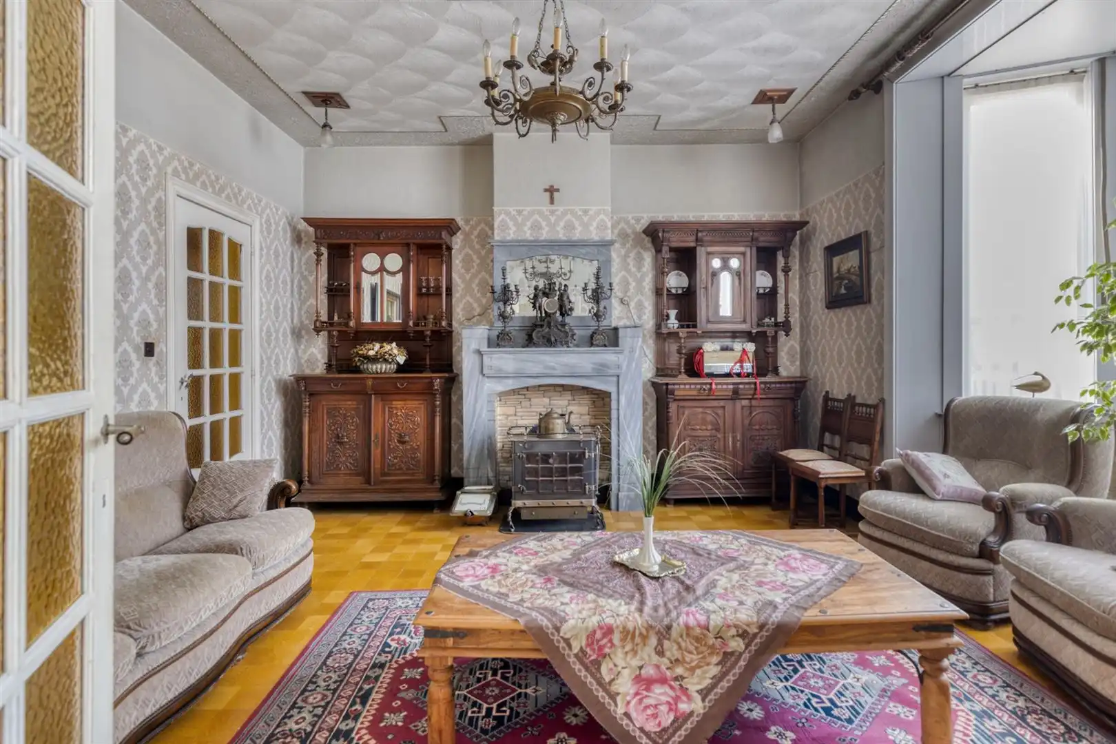 Te renoveren woning met 4 slaapkamers foto 5