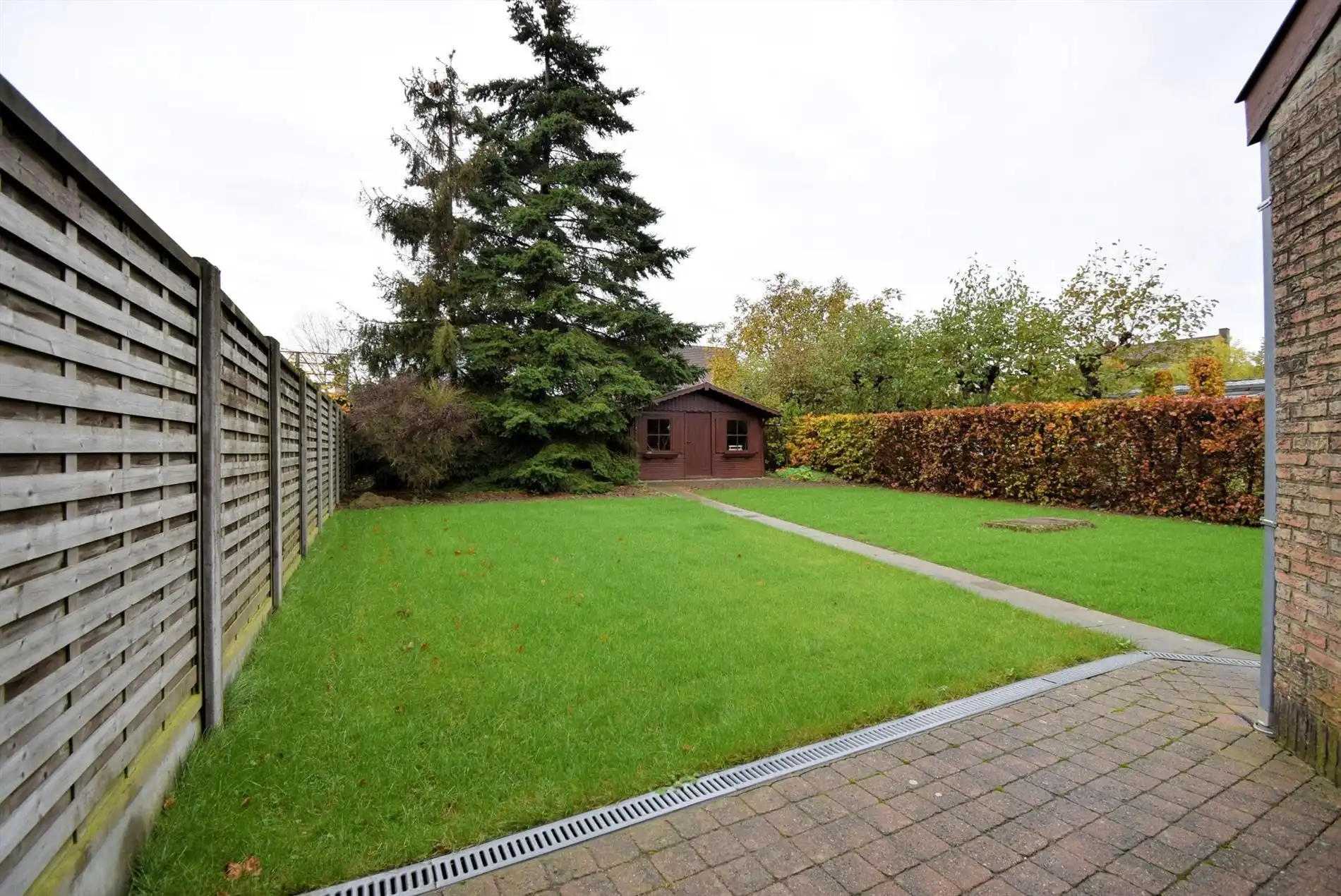 STIJLVOLLE HALFOPEN WONING NABIJ STERREBOS foto 9