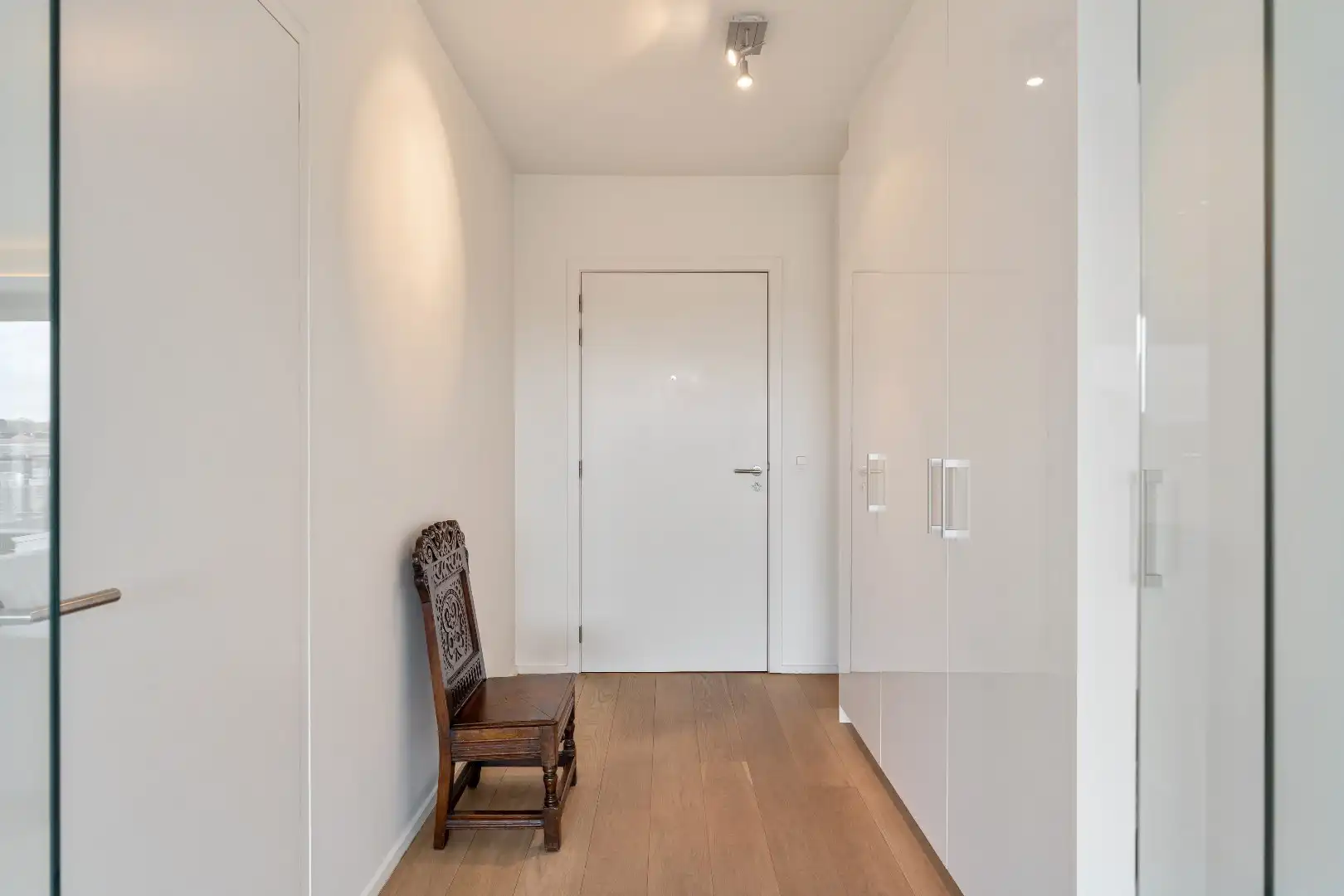 Exclusief penthouse met ruim terras, 2 slpk, dubbele autostaanplaats, centrum Genk foto 27