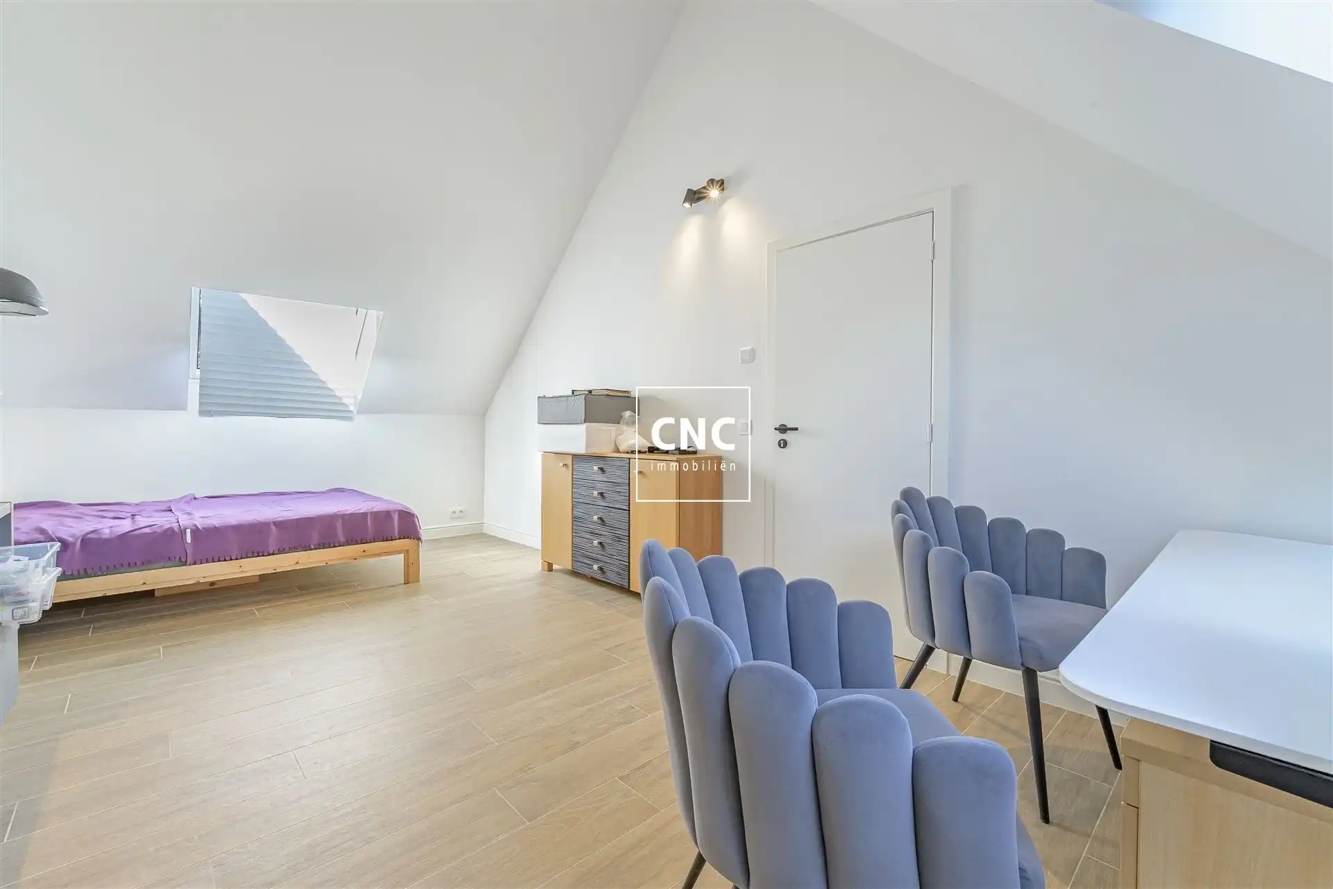 Handelspand met woonst op toplocatie in centrum van Brugge foto 17